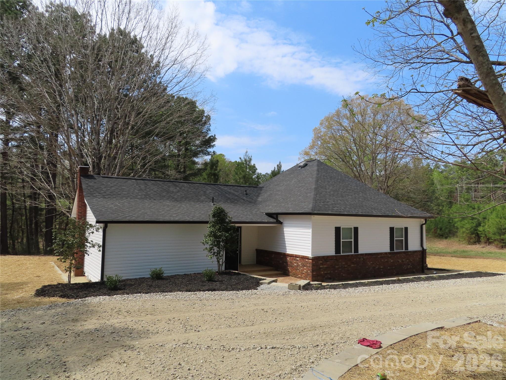 3095 Hillcrest Road Property Photo 3
