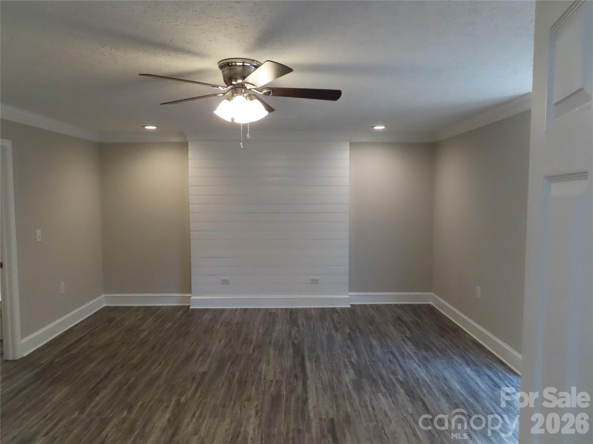 3095 Hillcrest Road Property Photo 18