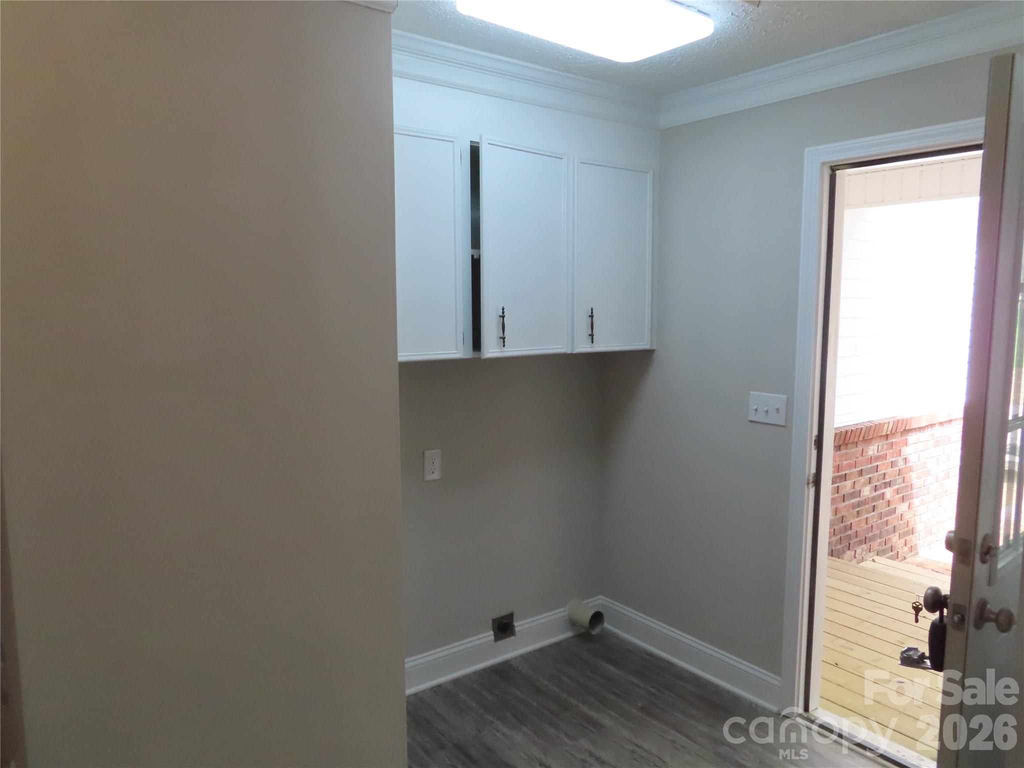 3095 Hillcrest Road Property Photo 23