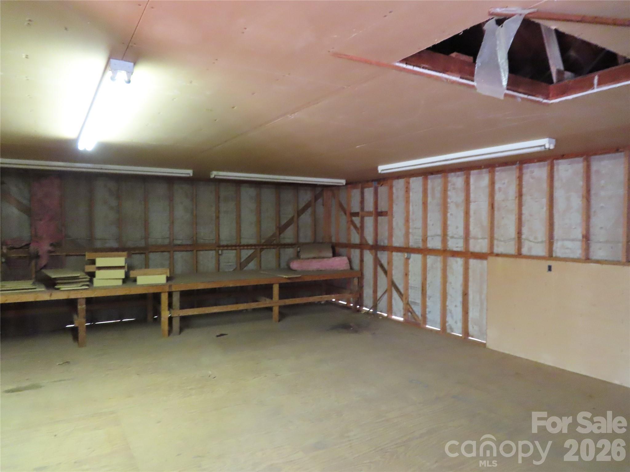 3095 Hillcrest Road Property Photo 24