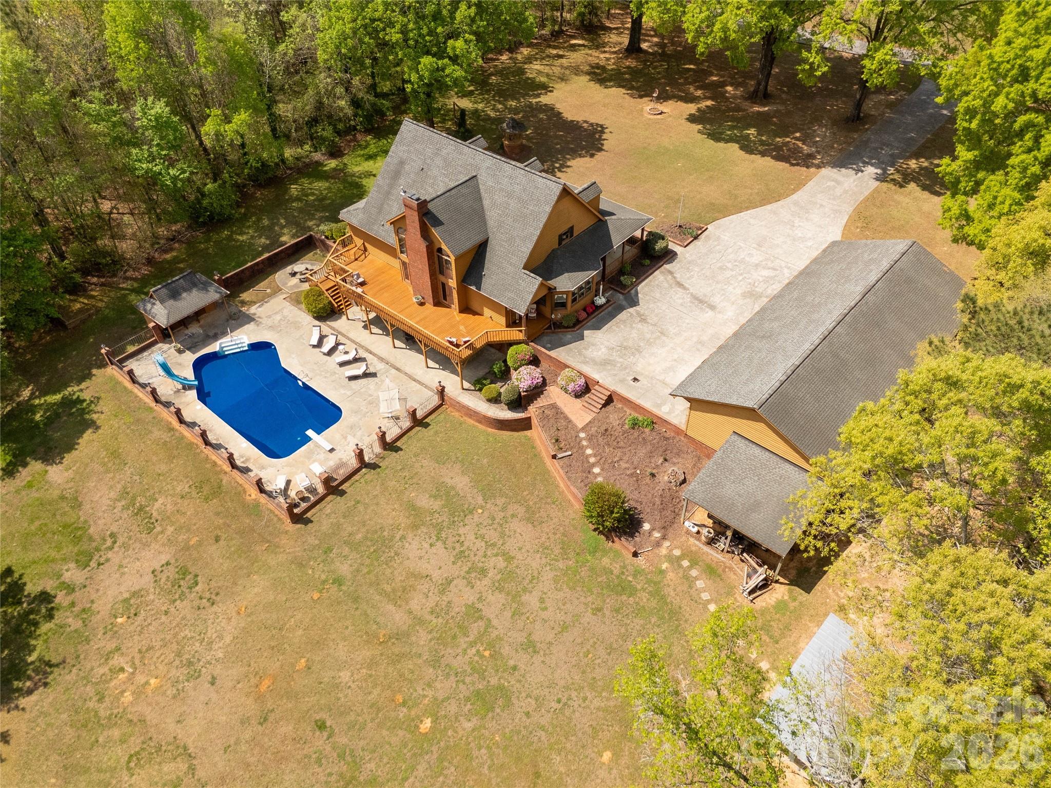 529 Langley Road Property Photo 9