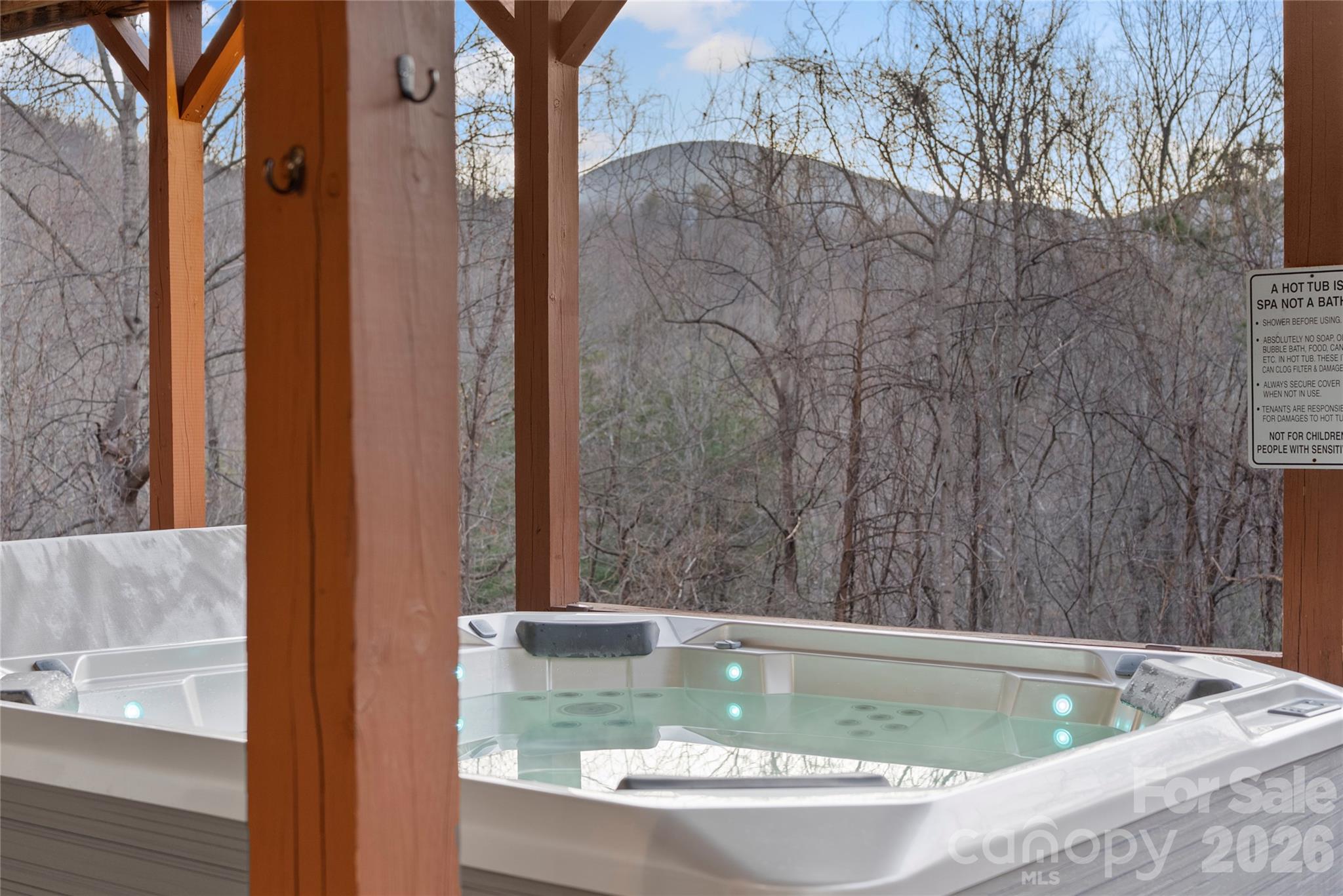 173 Mistletoe Park Property Photo 3