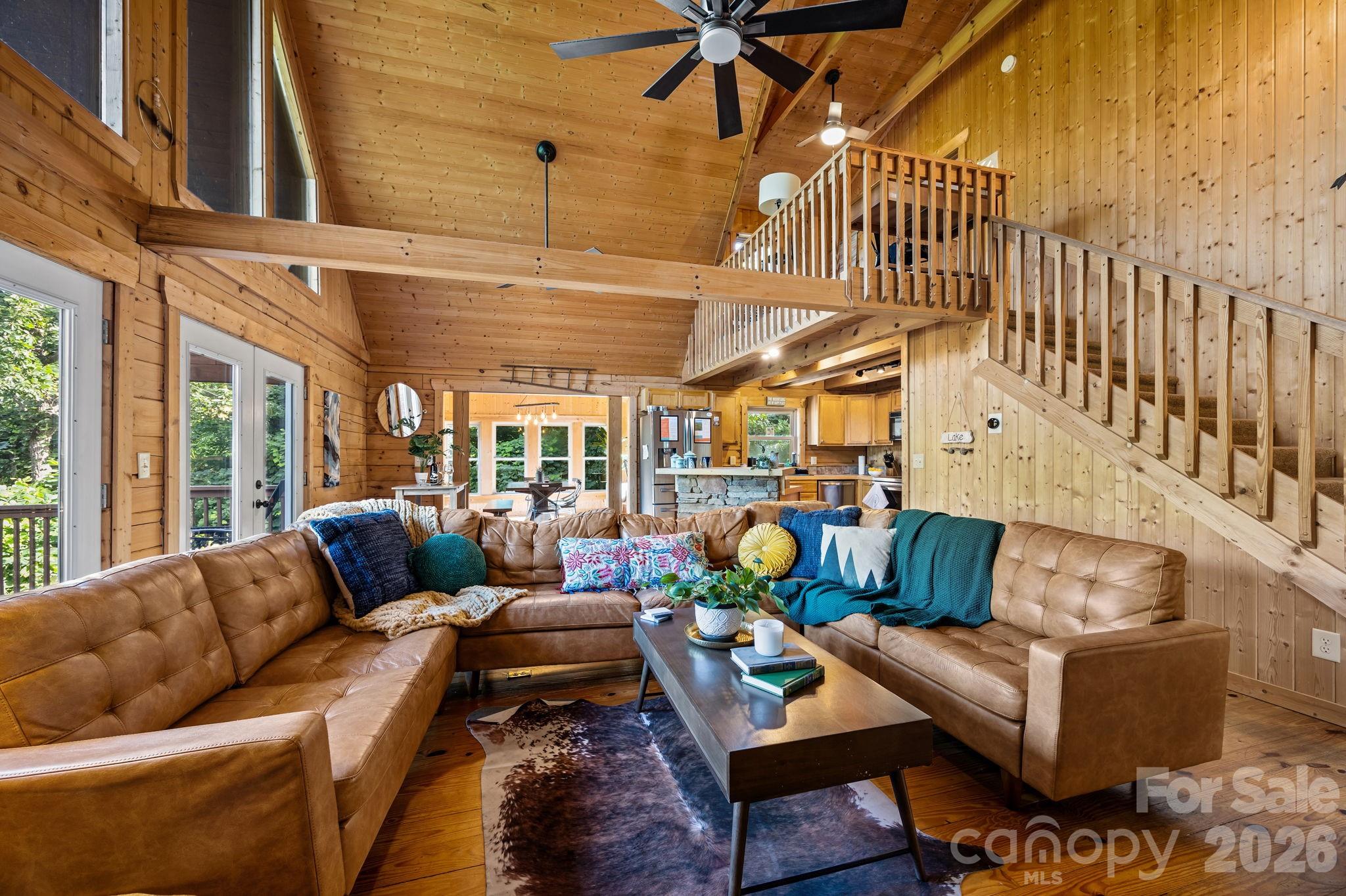 173 Mistletoe Park Property Photo 7