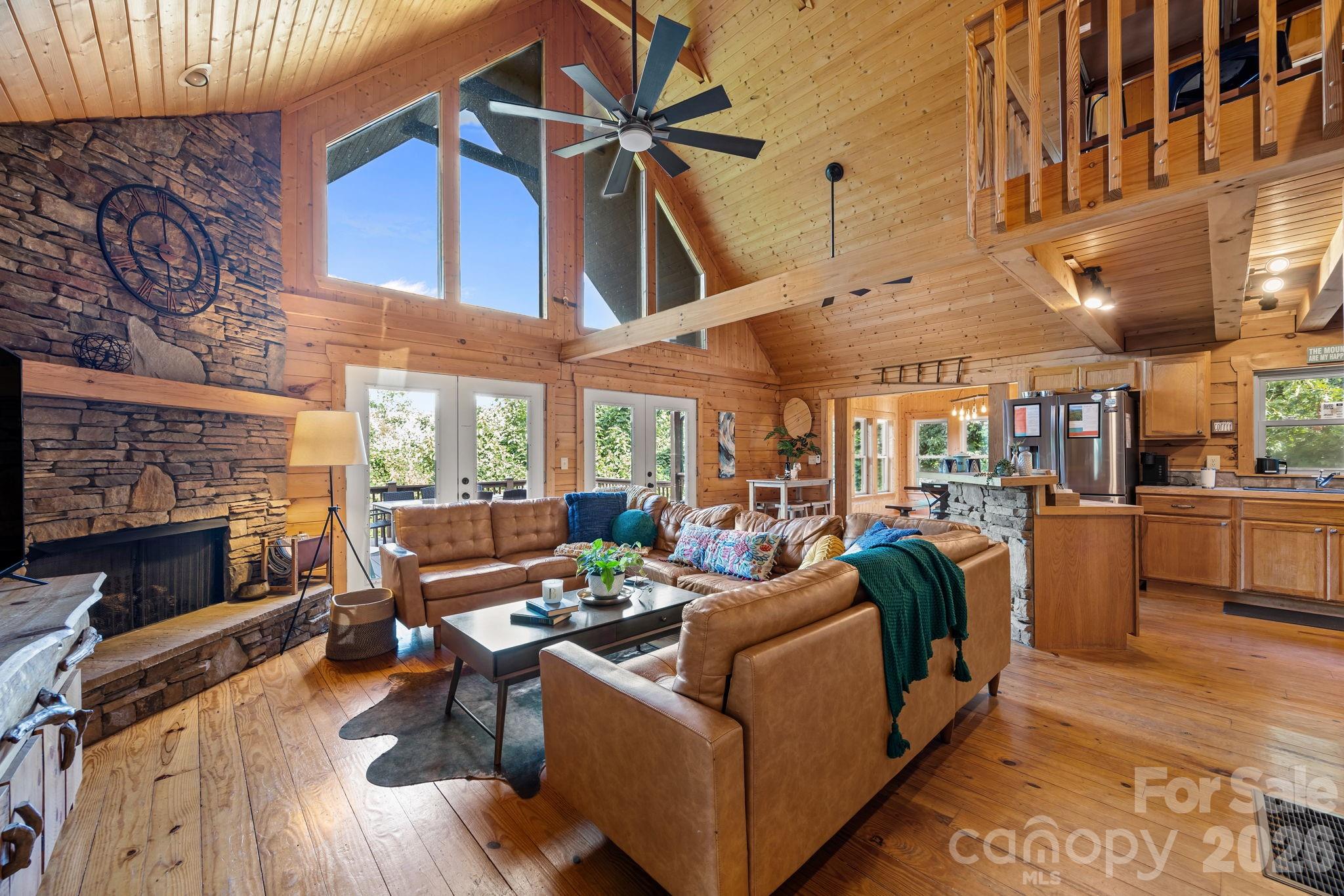 173 Mistletoe Park Property Photo 8