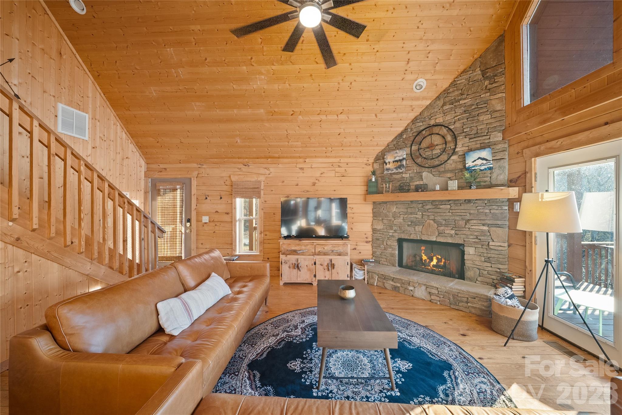 173 Mistletoe Park Property Photo 9