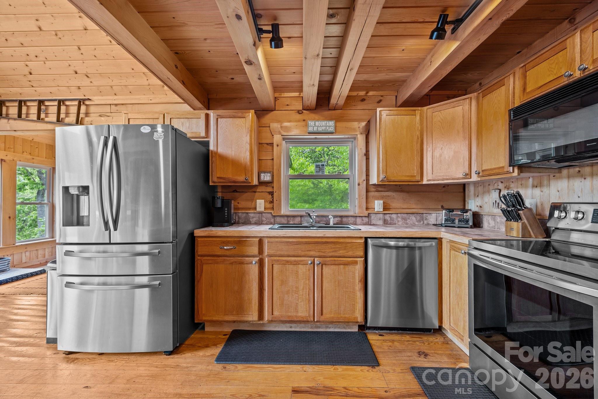 173 Mistletoe Park Property Photo 13