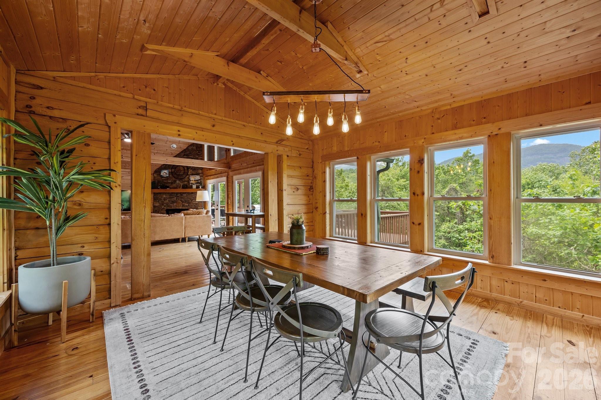 173 Mistletoe Park Property Photo 18