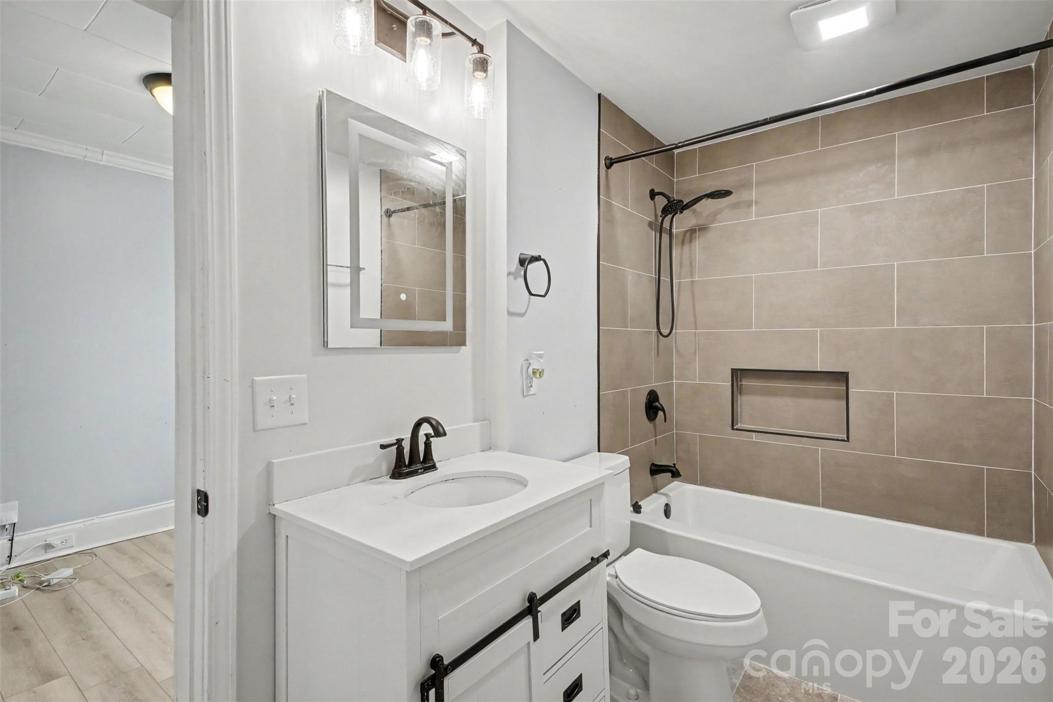 815 S Jackson Street Property Photo 34