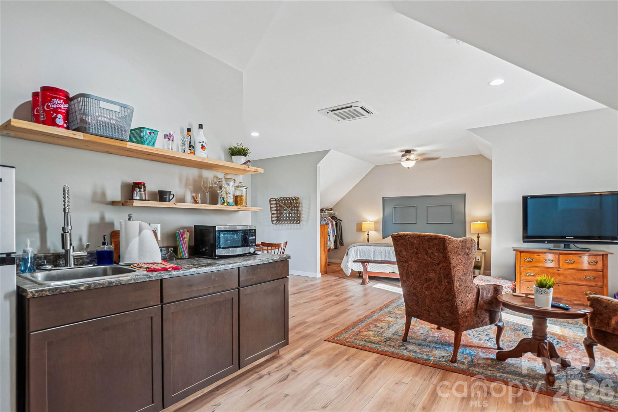 1904 Canal Road Property Photo 34