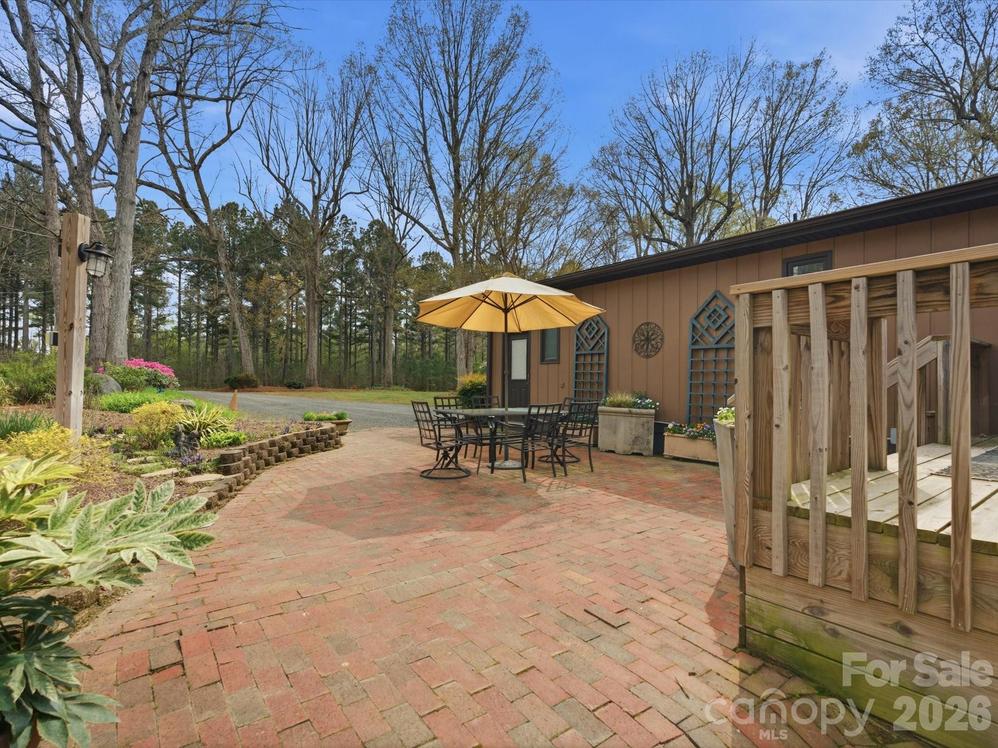 2620 Reeves Island Road Property Photo 6