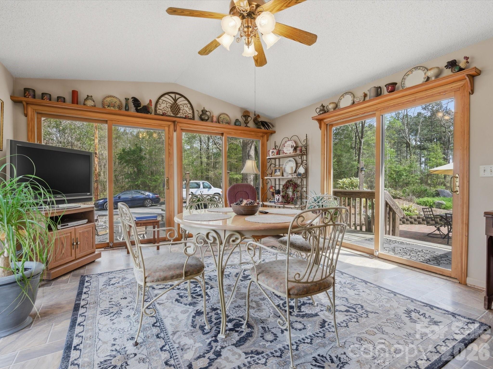 2620 Reeves Island Road Property Photo 10