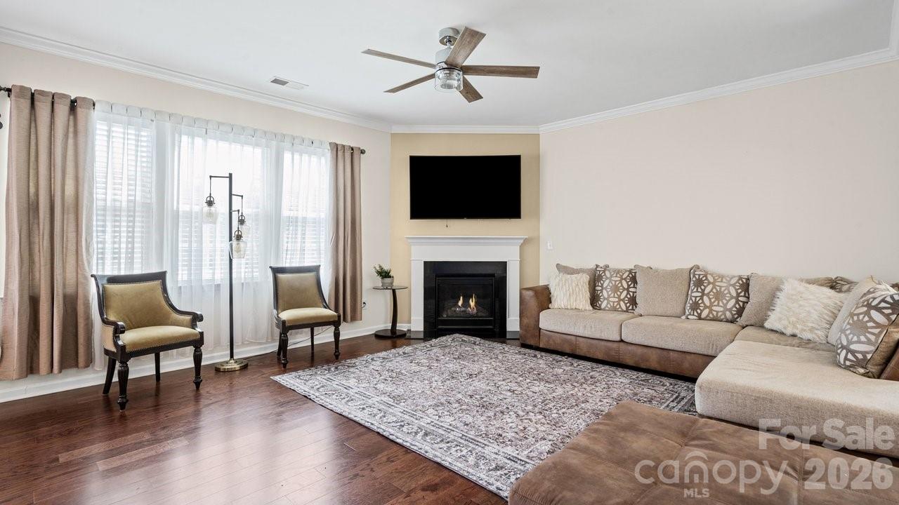 6907 Agnew Drive Property Photo 6
