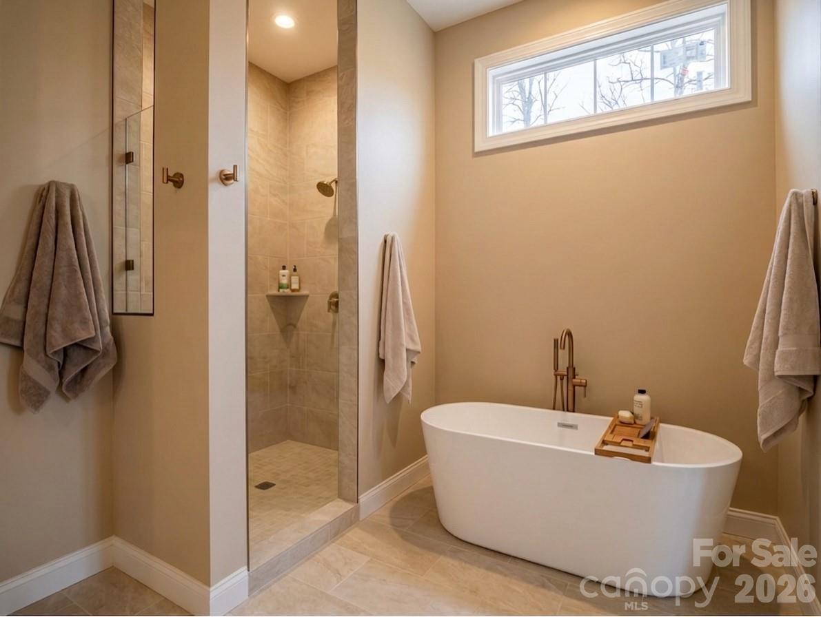 285 Woodridge Drive Property Photo 8