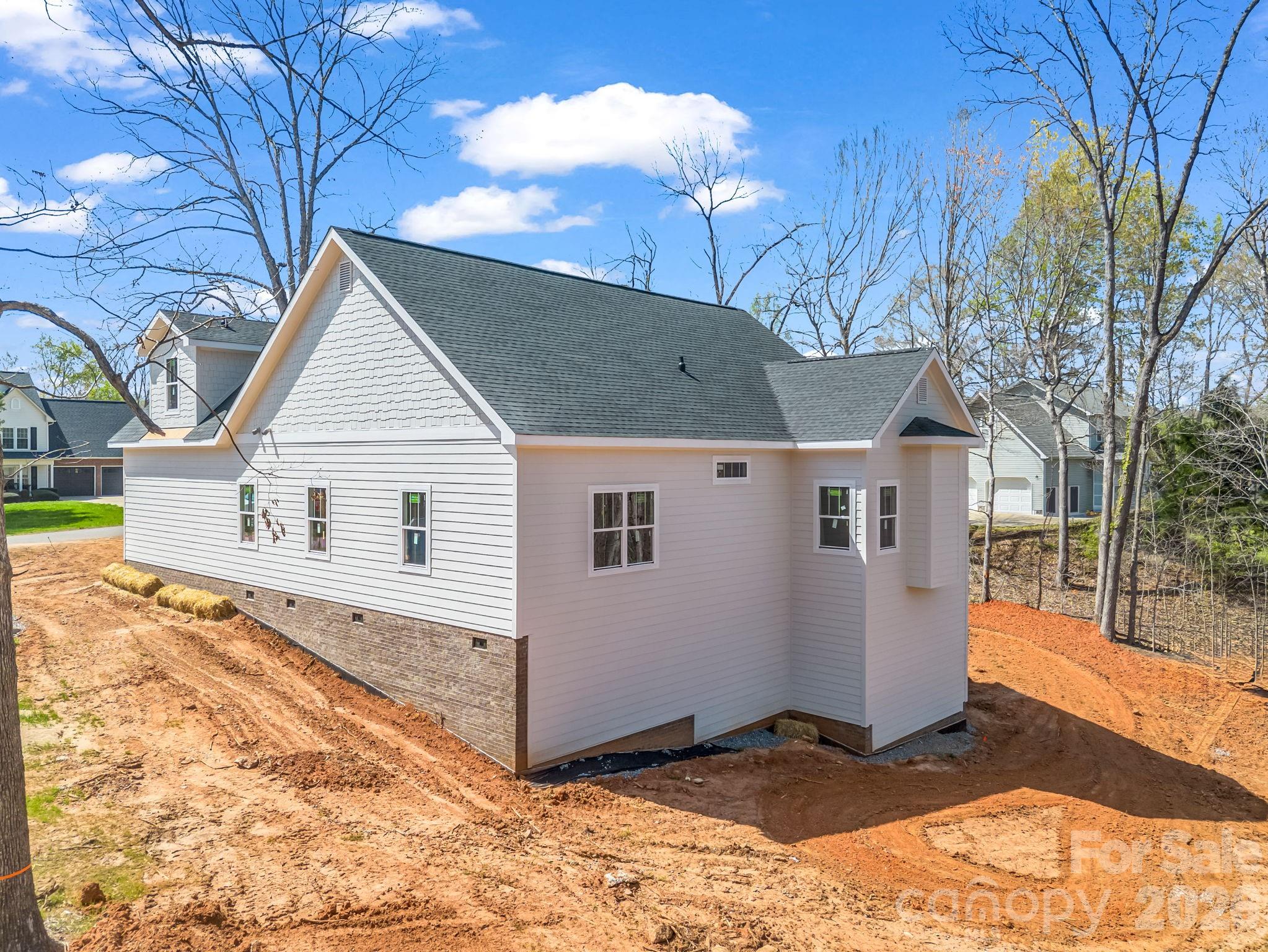 285 Woodridge Drive Property Photo 15