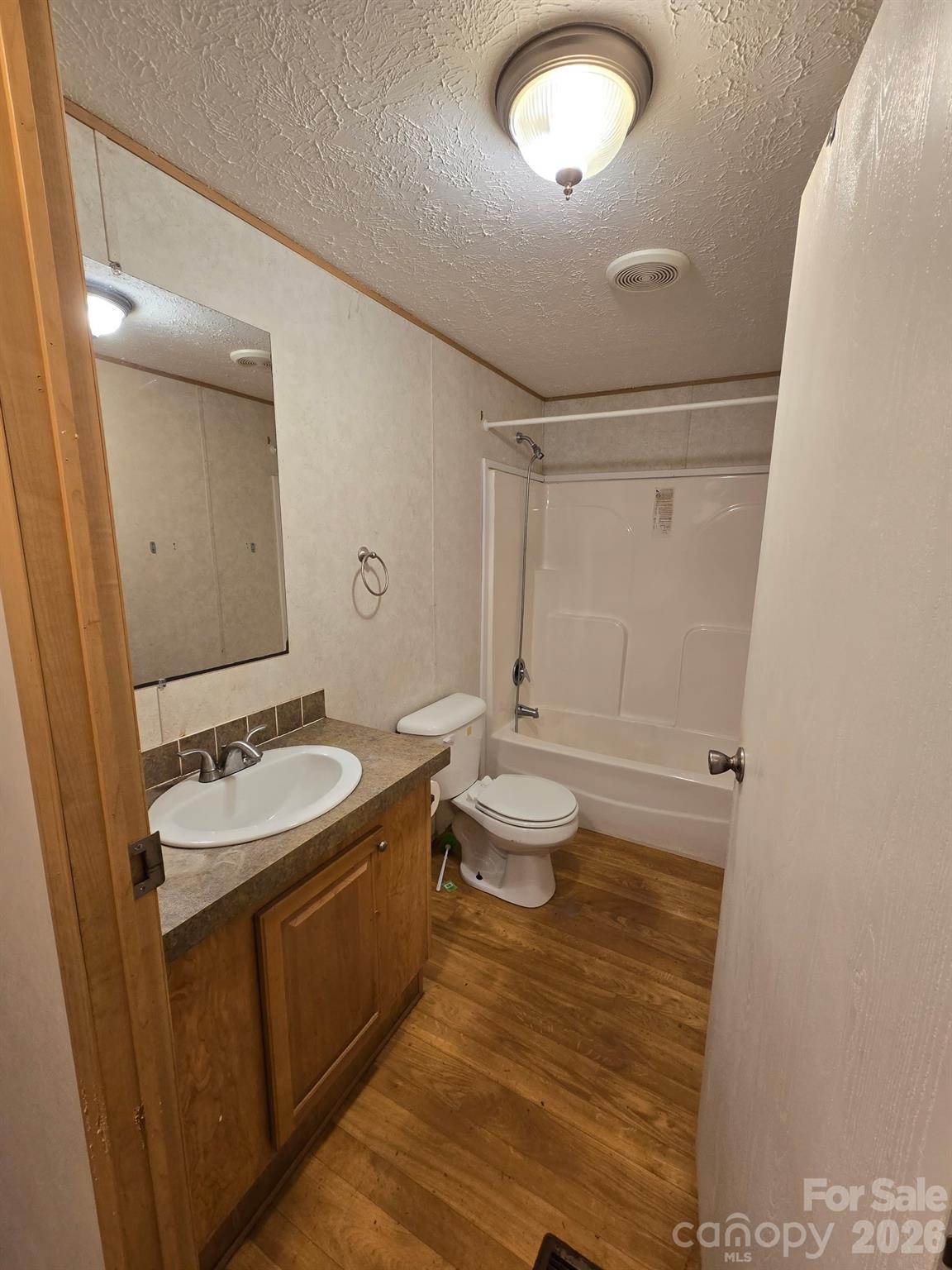 6 Woodland Street Property Photo 8