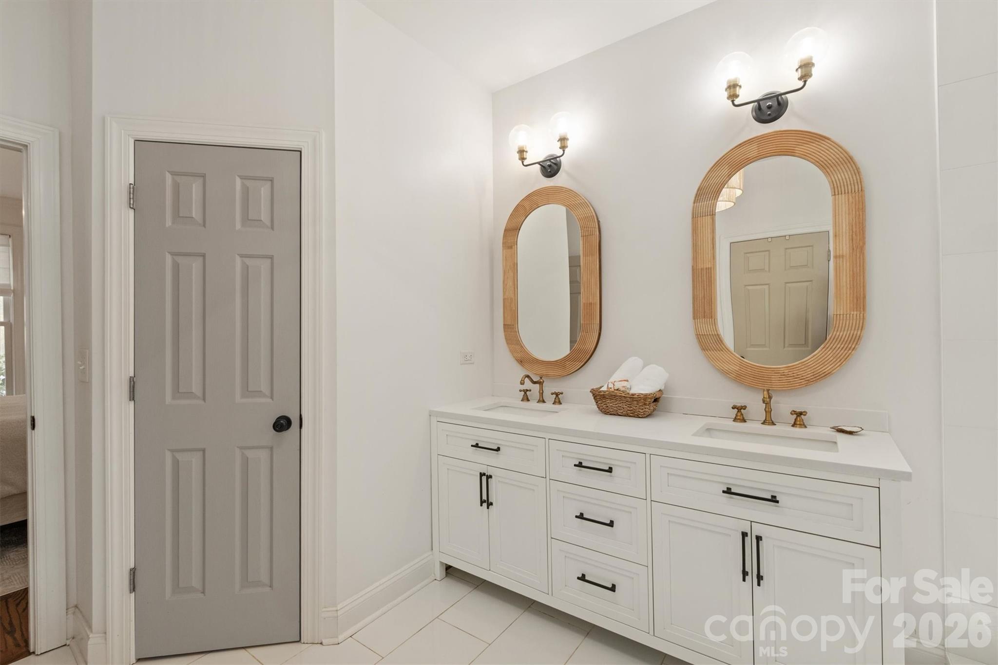 869 Stratford Run Drive Property Photo 19
