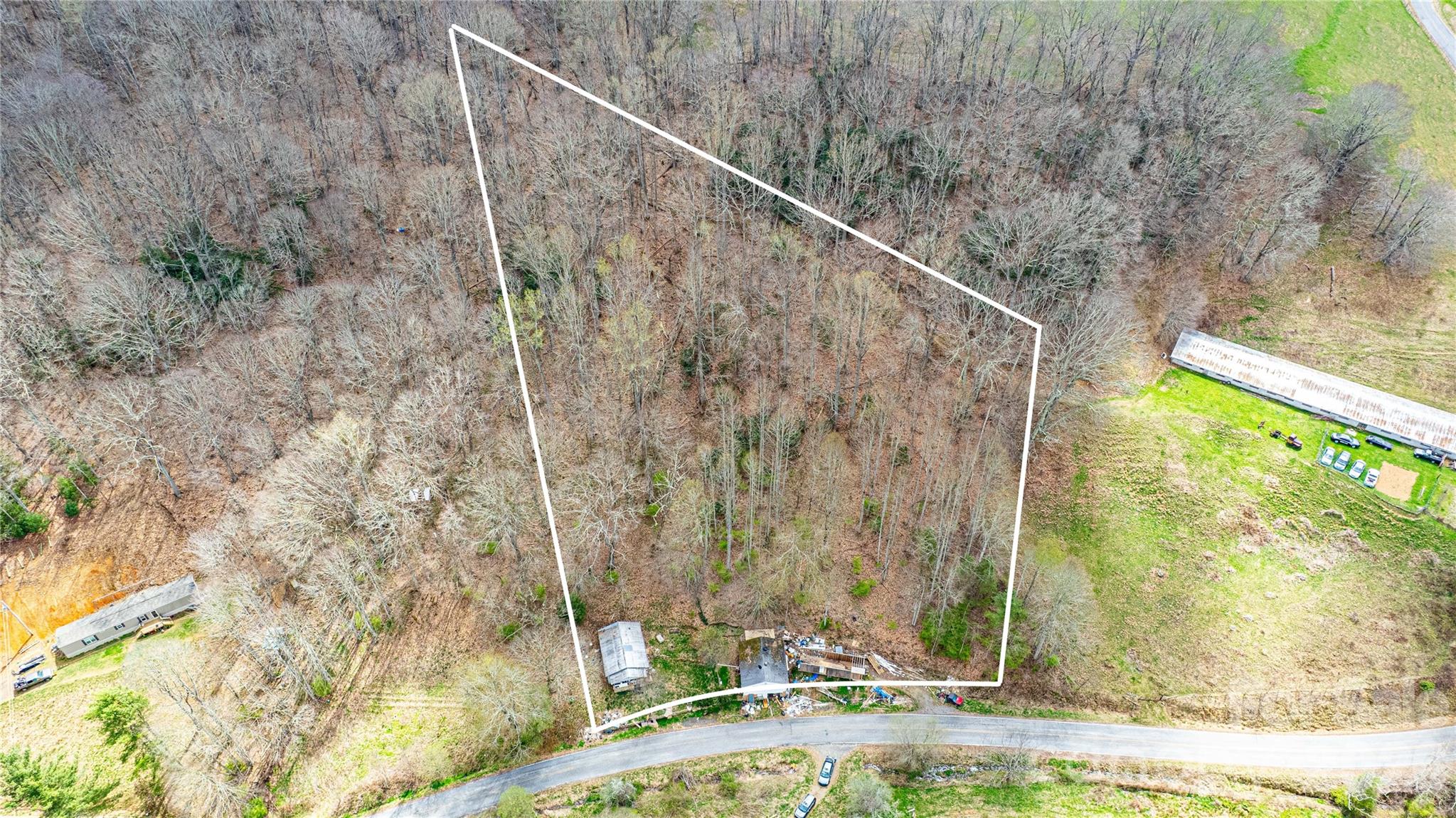 2828 Chandler Creek Road Property Photo 3