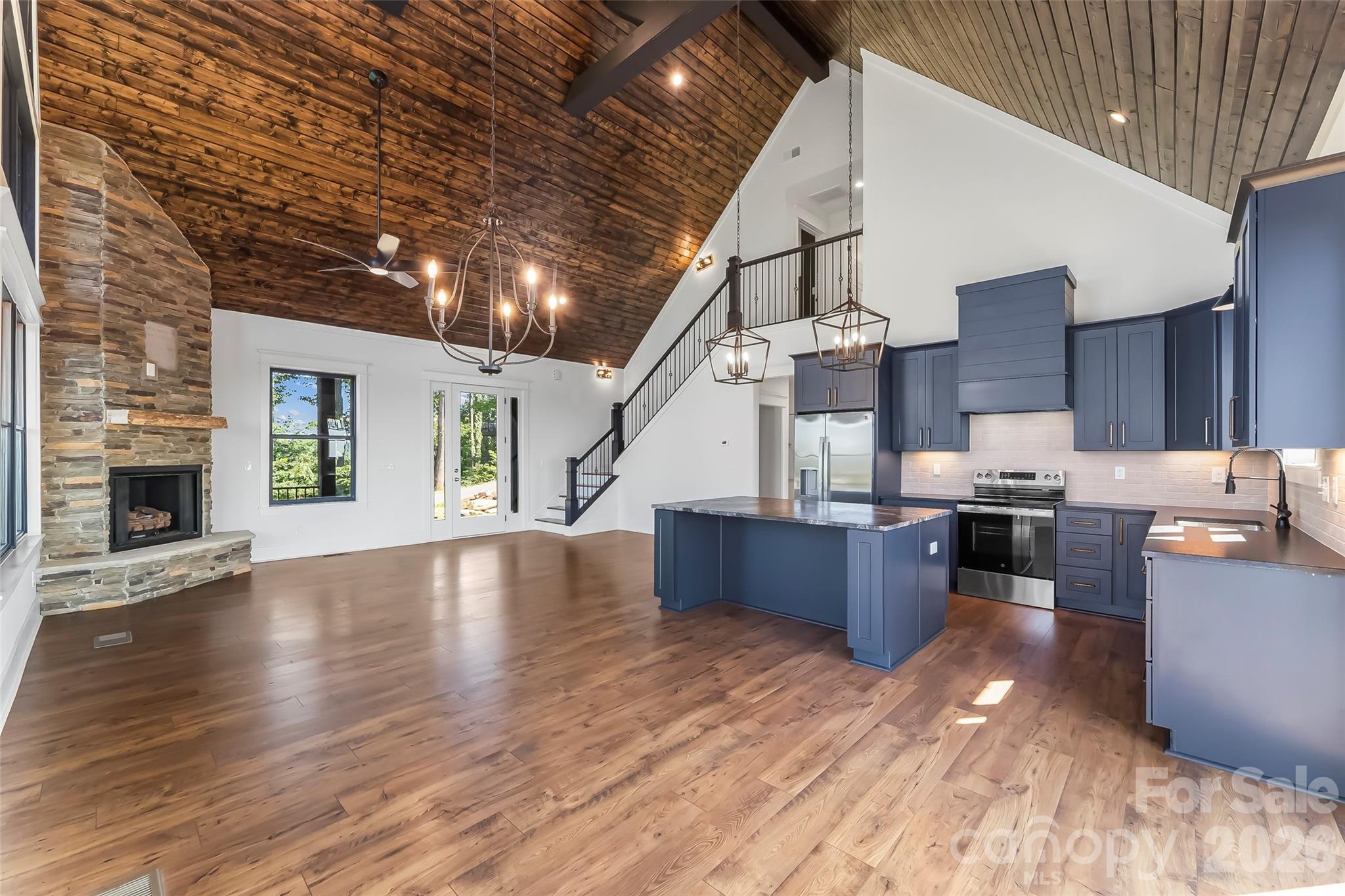 4898 Soaring Top Lane Property Photo 4