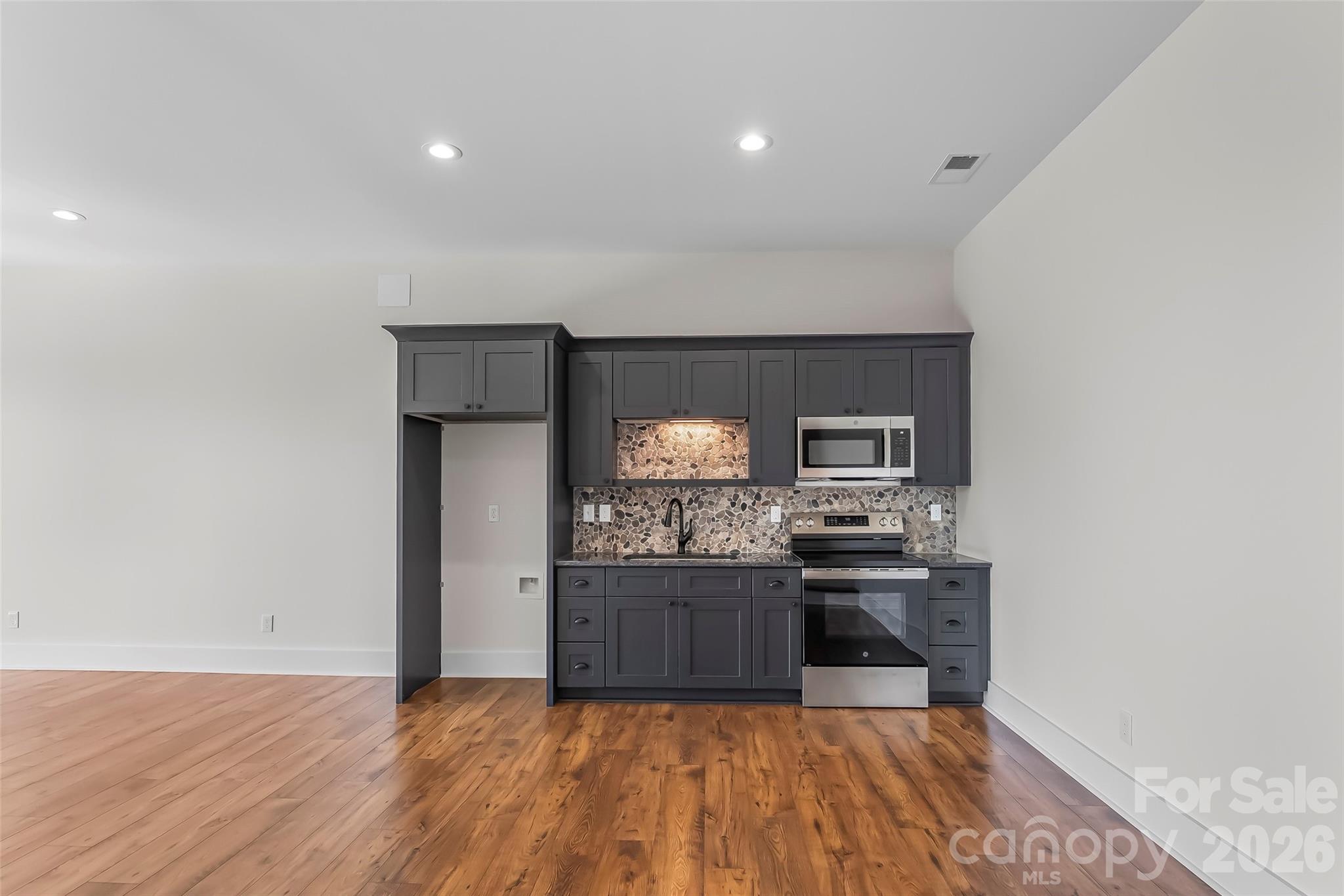 4898 Soaring Top Lane Property Photo 23