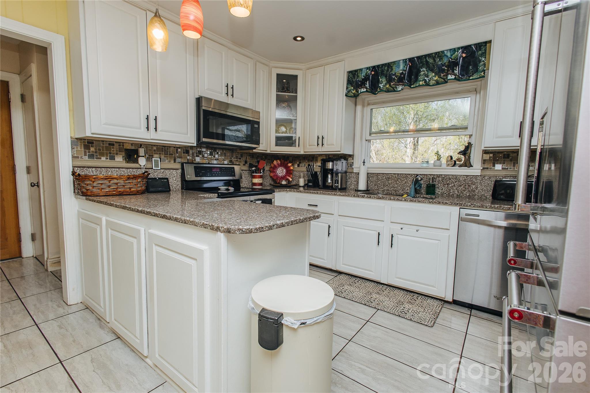 56 E Glenview Street Property Photo 8