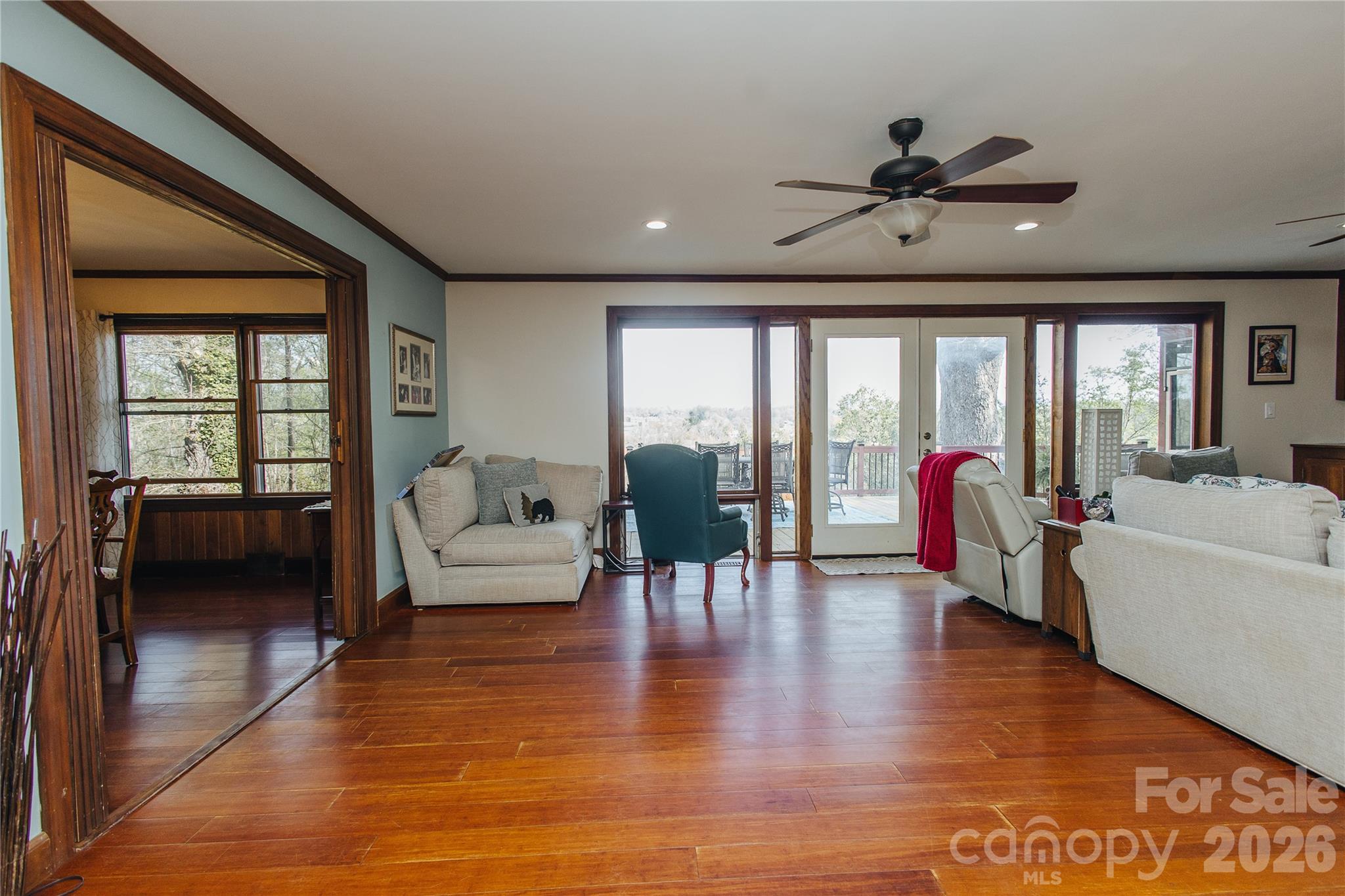 56 E Glenview Street Property Photo 15