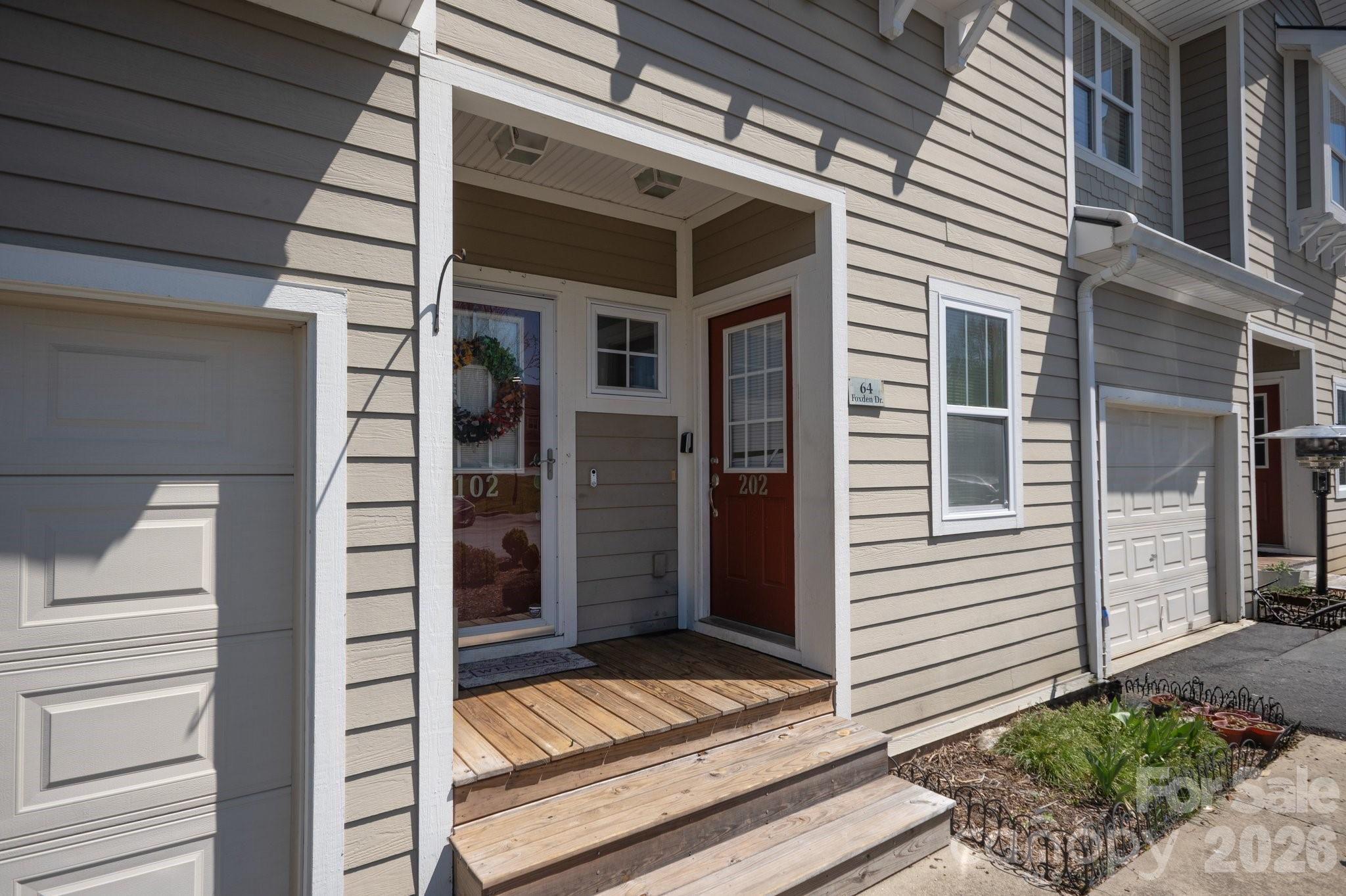 94 Foxden Drive 202 Property Photo 1