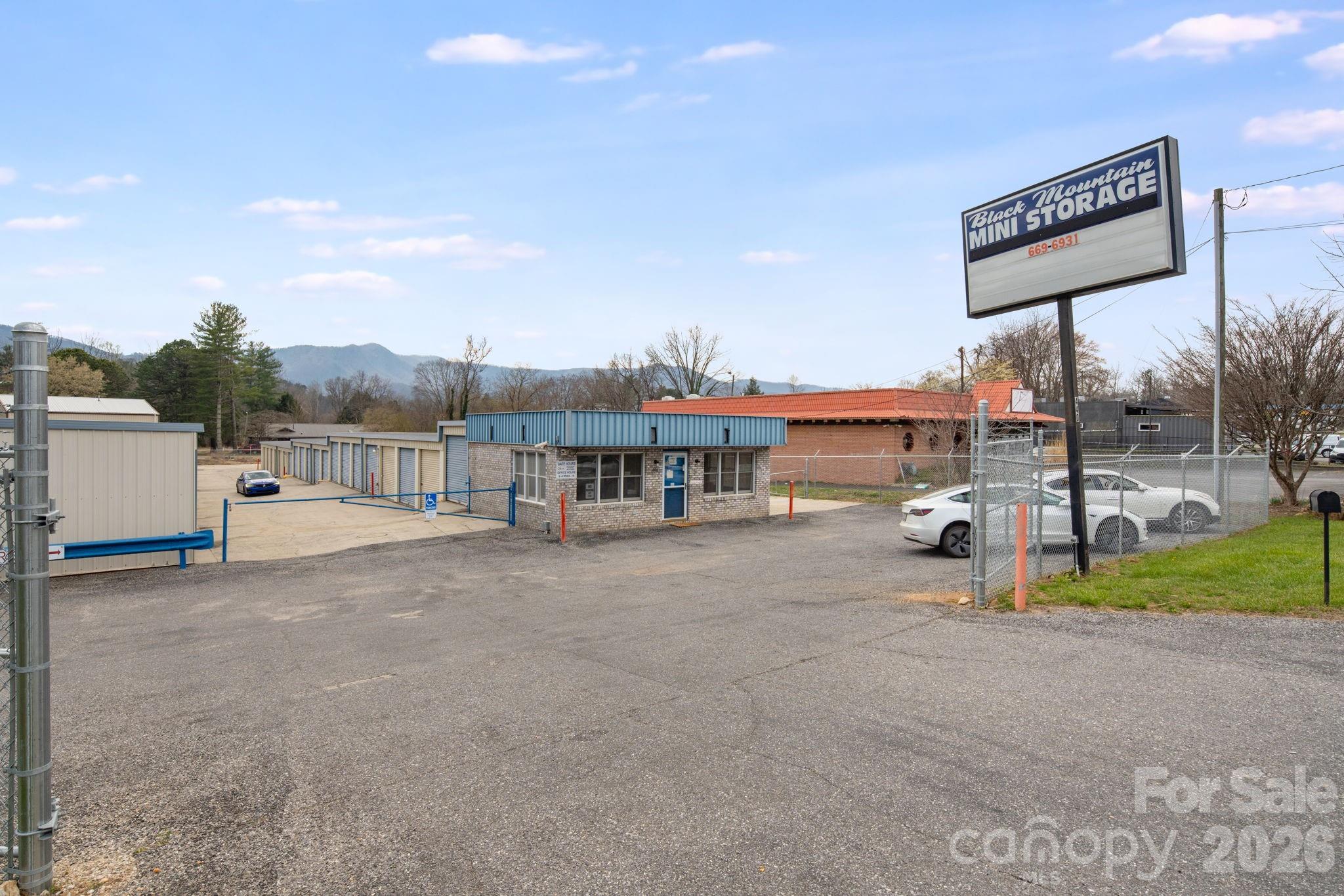 440 E State Street Property Photo 1