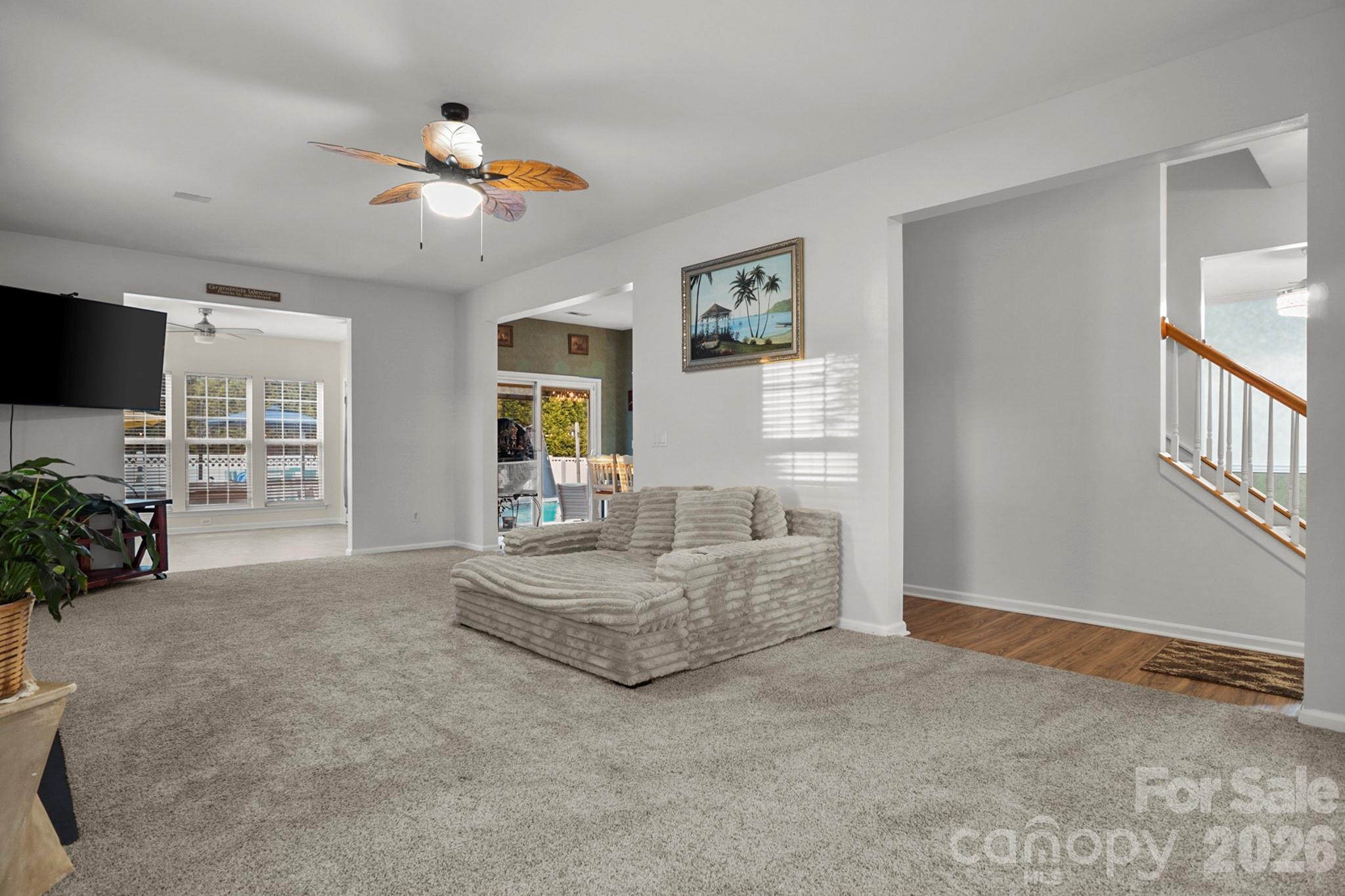 4105 Autumn Cove Drive Property Photo 4