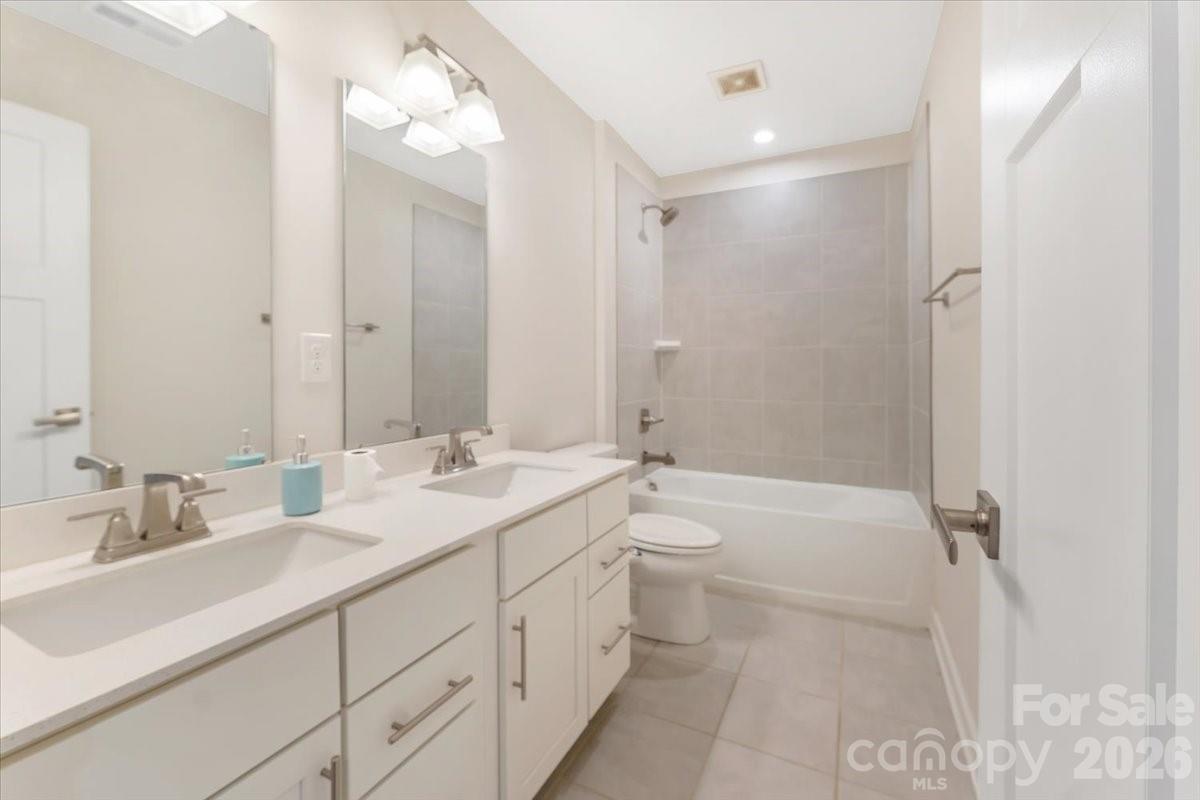 202 Tetcott Street Property Photo 25