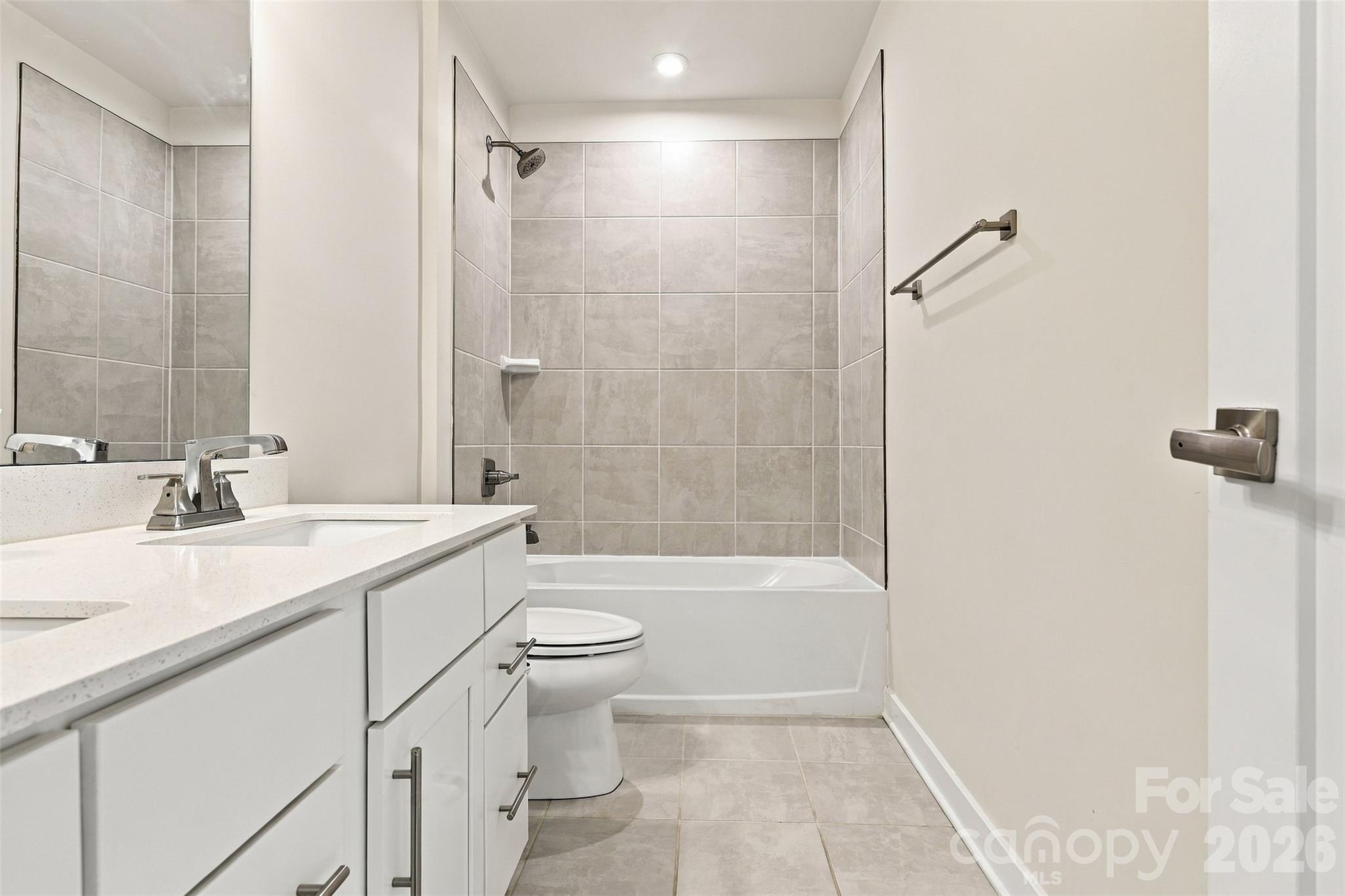202 Tetcott Street Property Photo 34