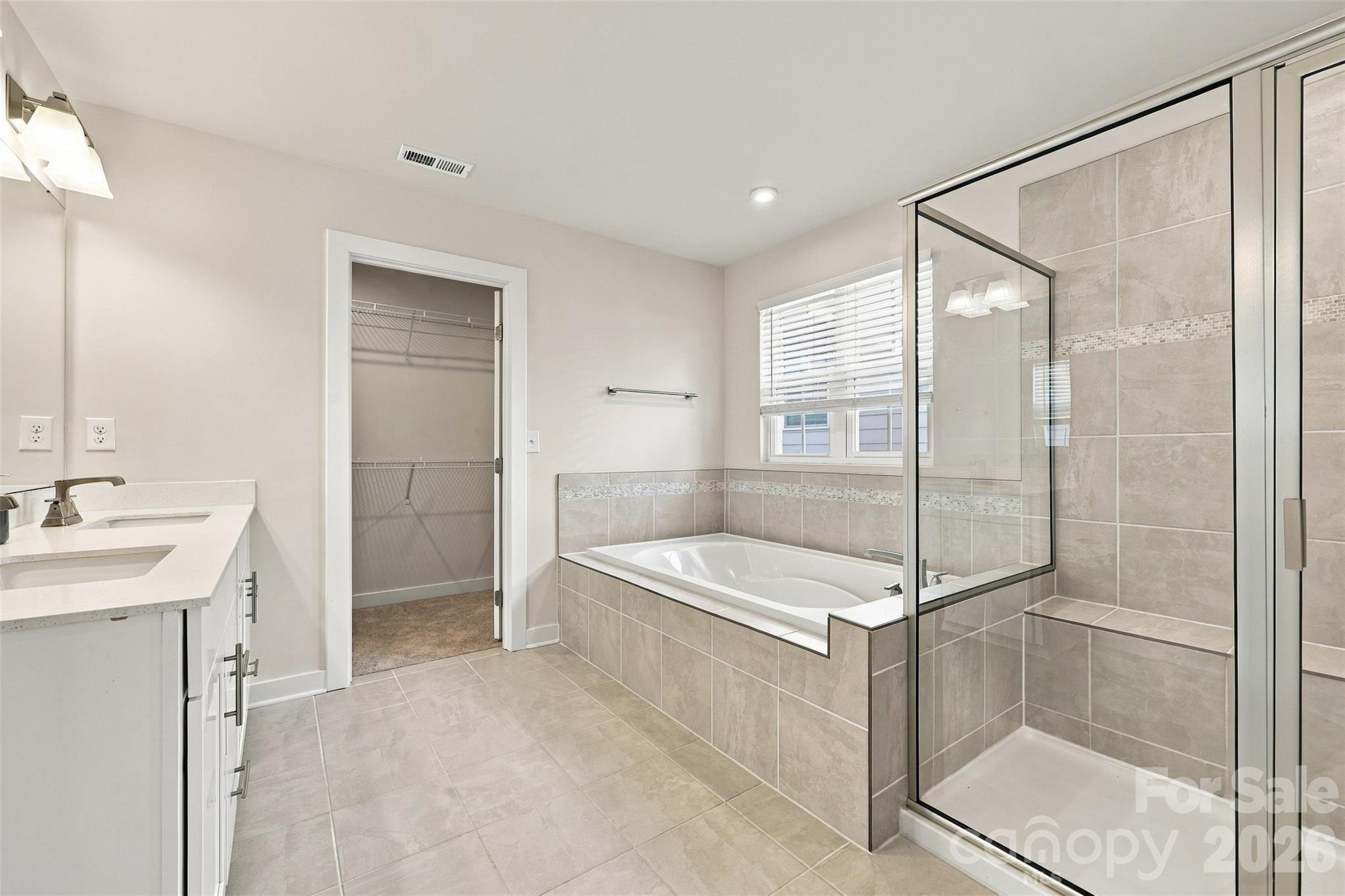 202 Tetcott Street Property Photo 39