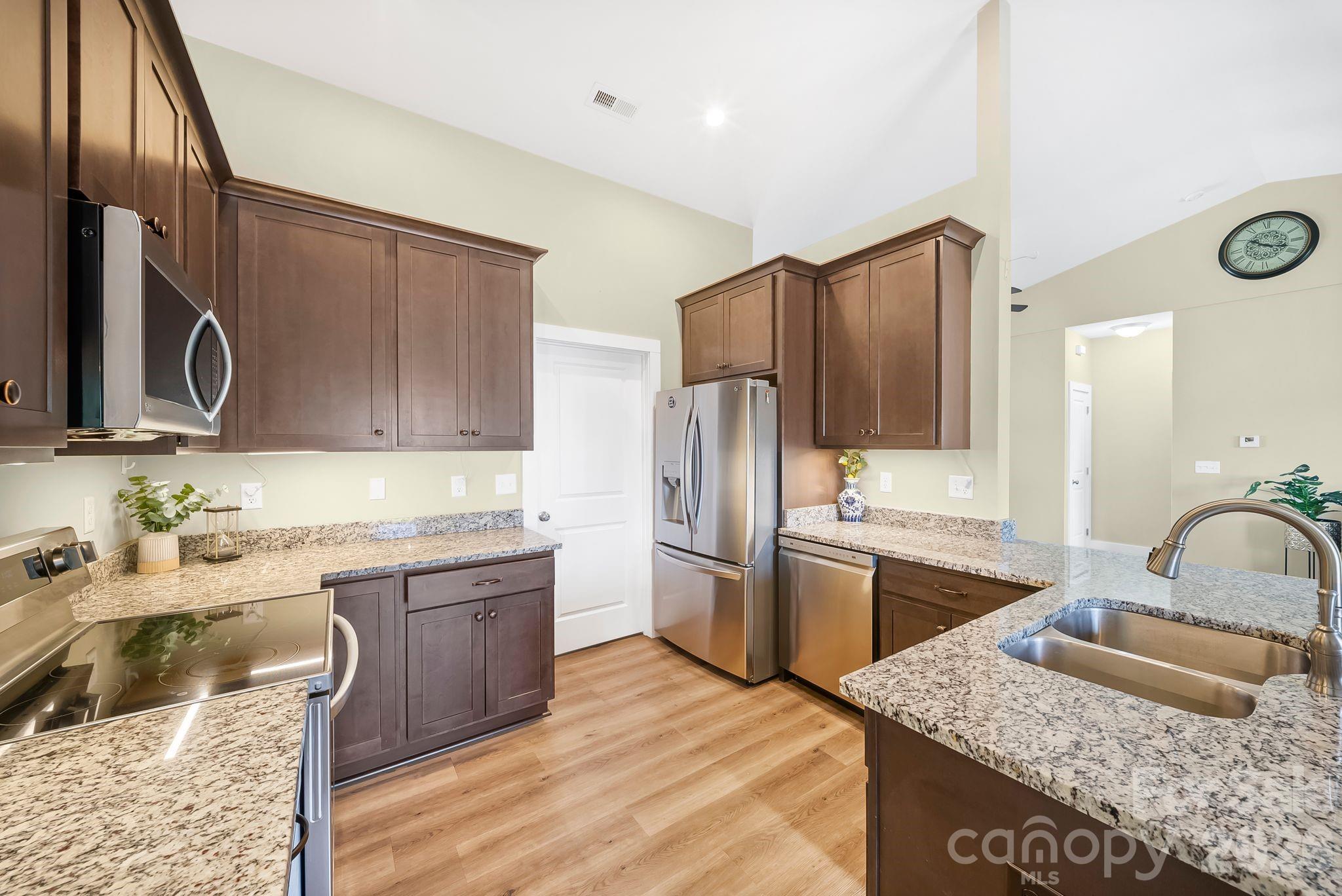 457 Riverwind Drive Property Photo 12