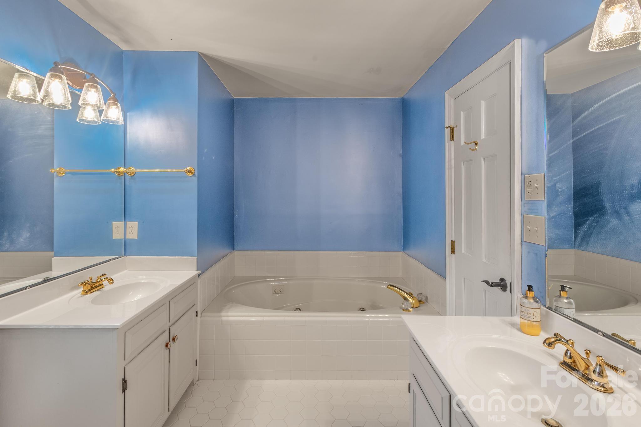 185 Willow Point Road Property Photo 14