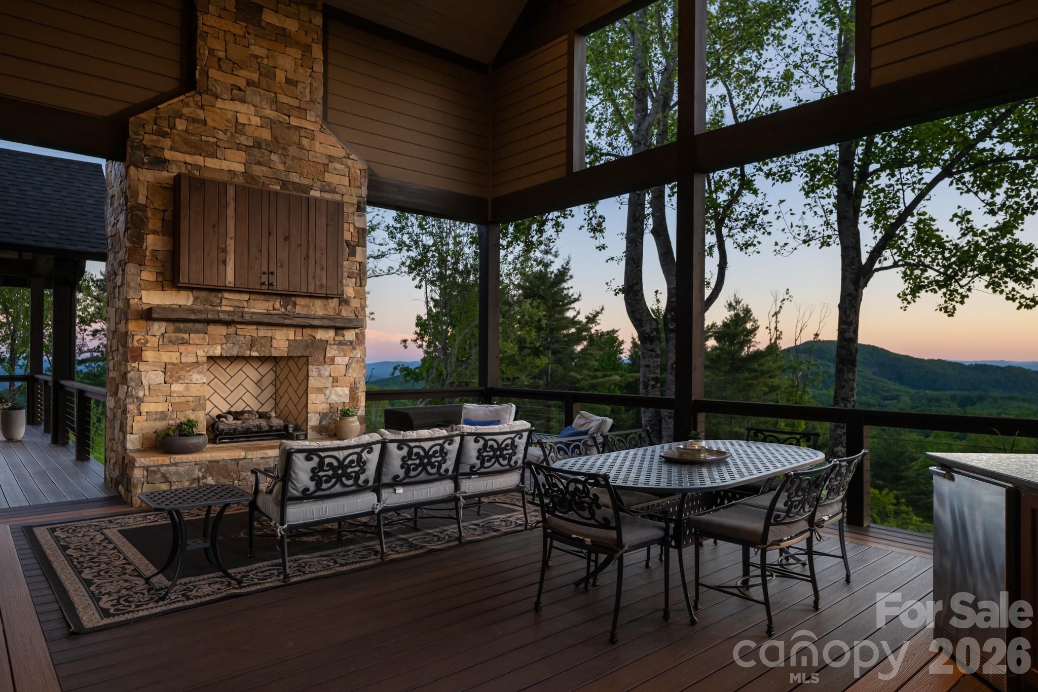 31 Bear Tree Court Property Photo 4