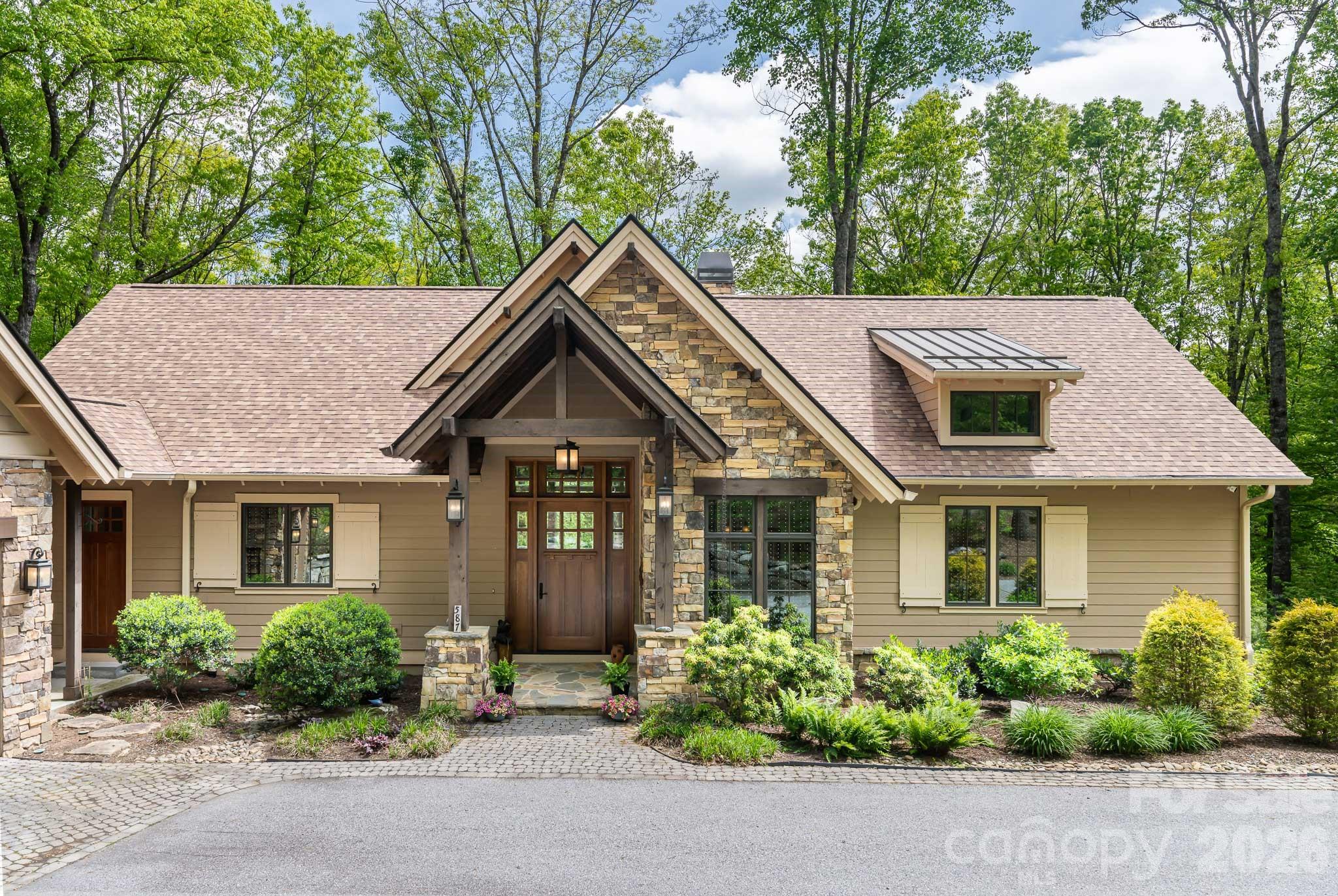587 Autumn Sky Drive Property Photo 2
