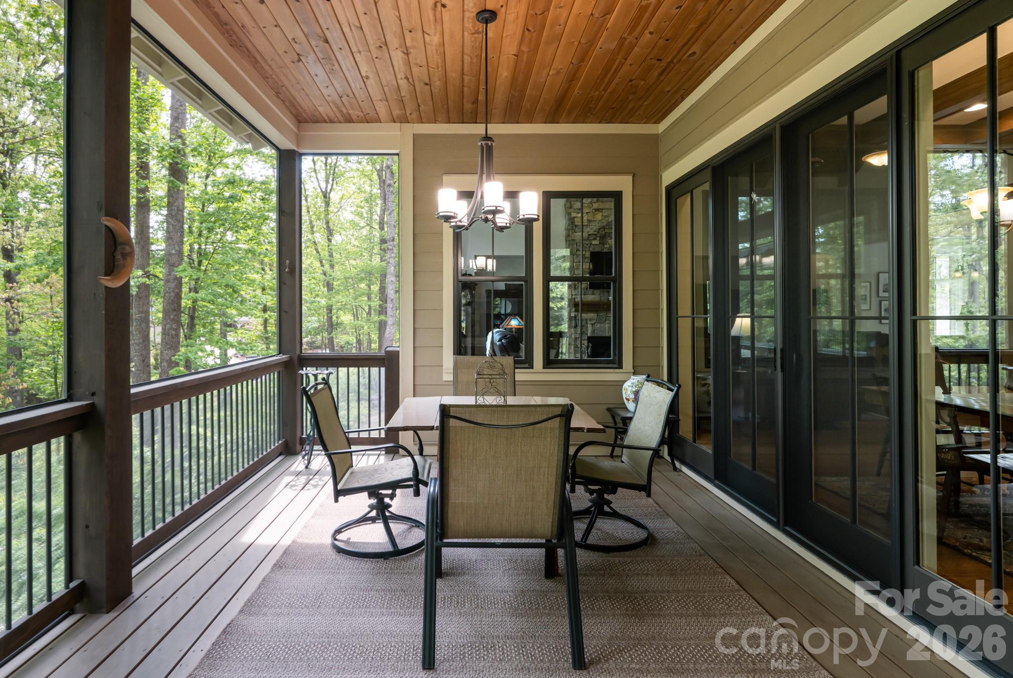 587 Autumn Sky Drive Property Photo 19