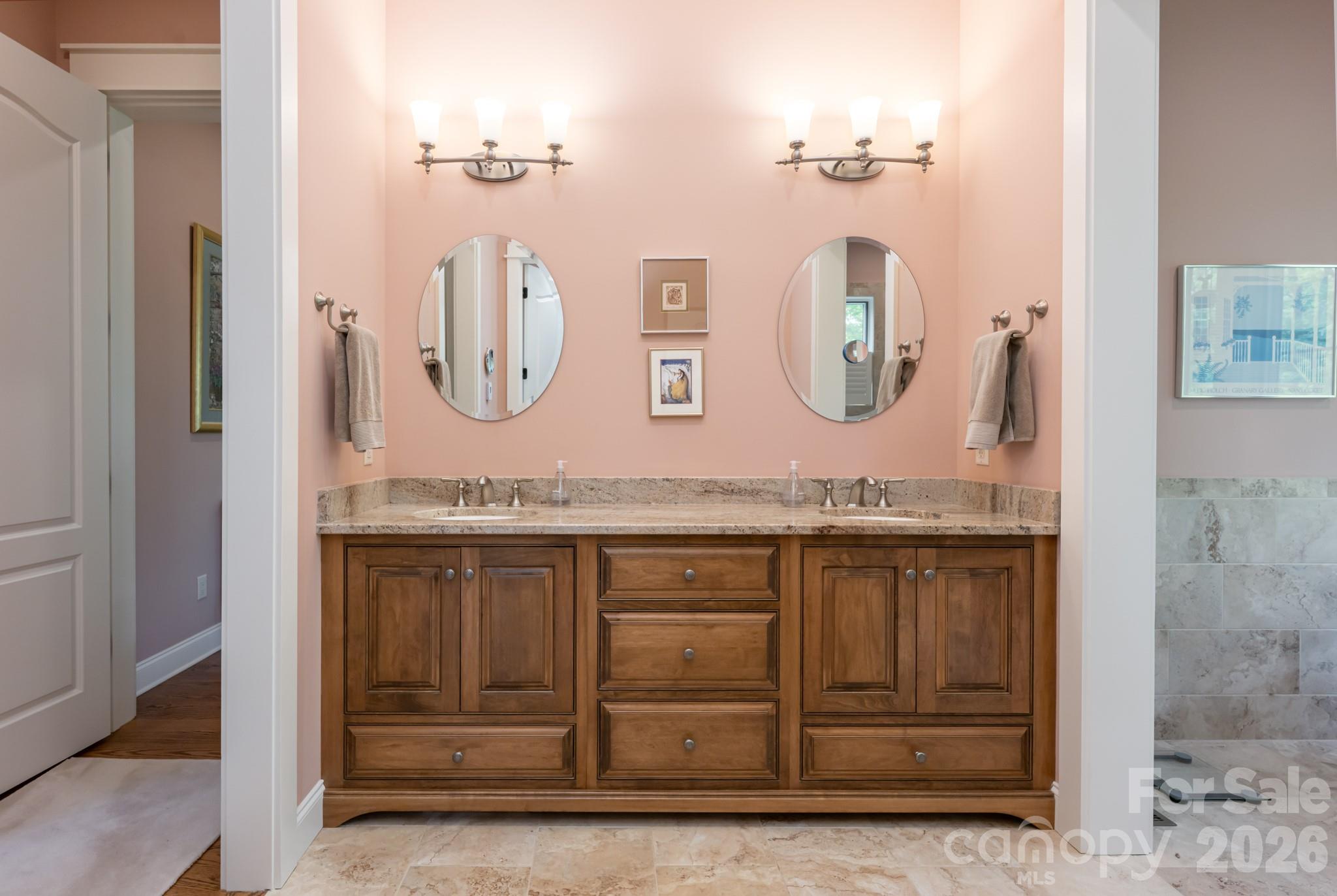 587 Autumn Sky Drive Property Photo 24