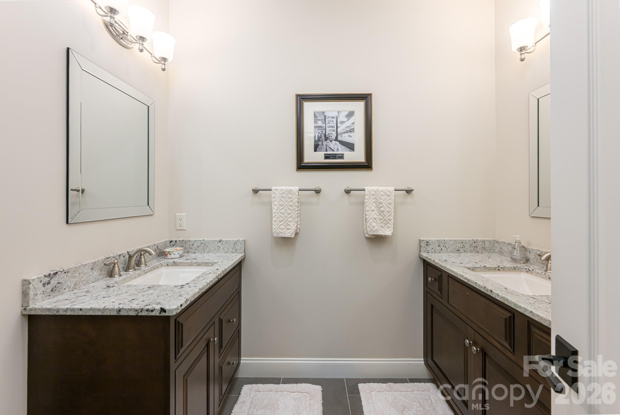 587 Autumn Sky Drive Property Photo 32