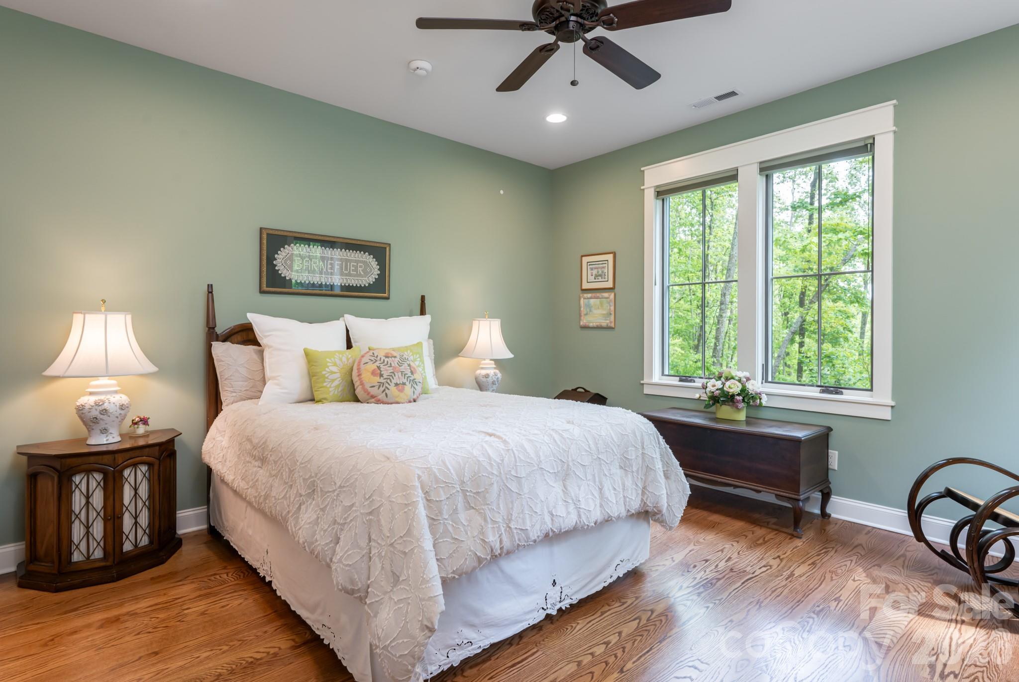 587 Autumn Sky Drive Property Photo 33