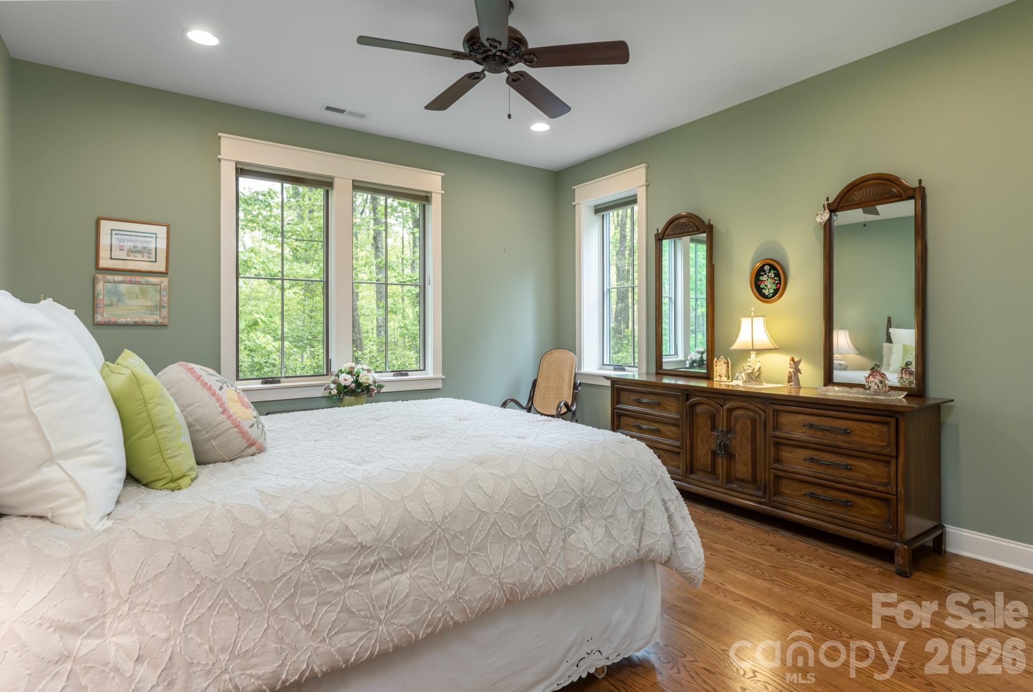 587 Autumn Sky Drive Property Photo 34