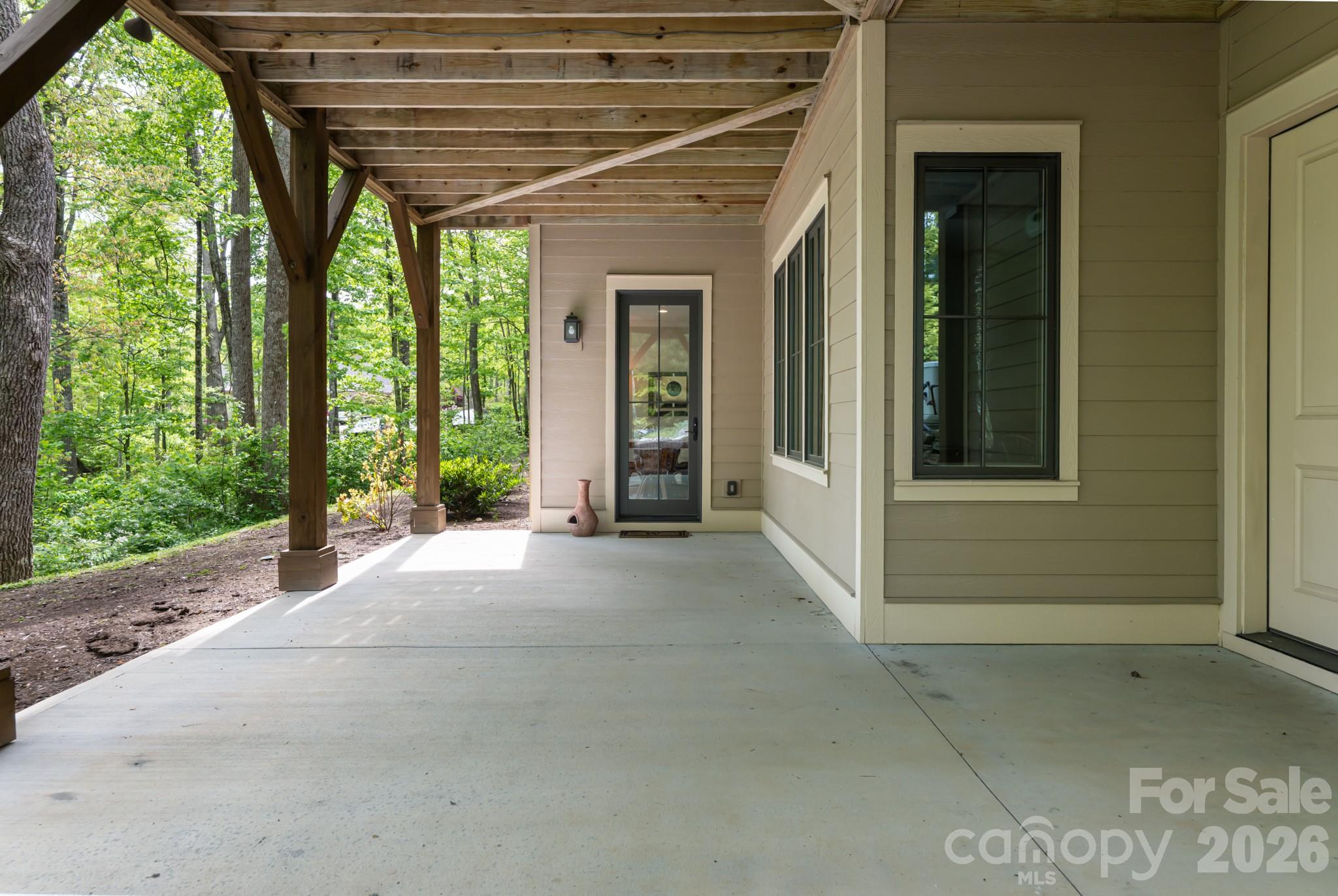 587 Autumn Sky Drive Property Photo 39