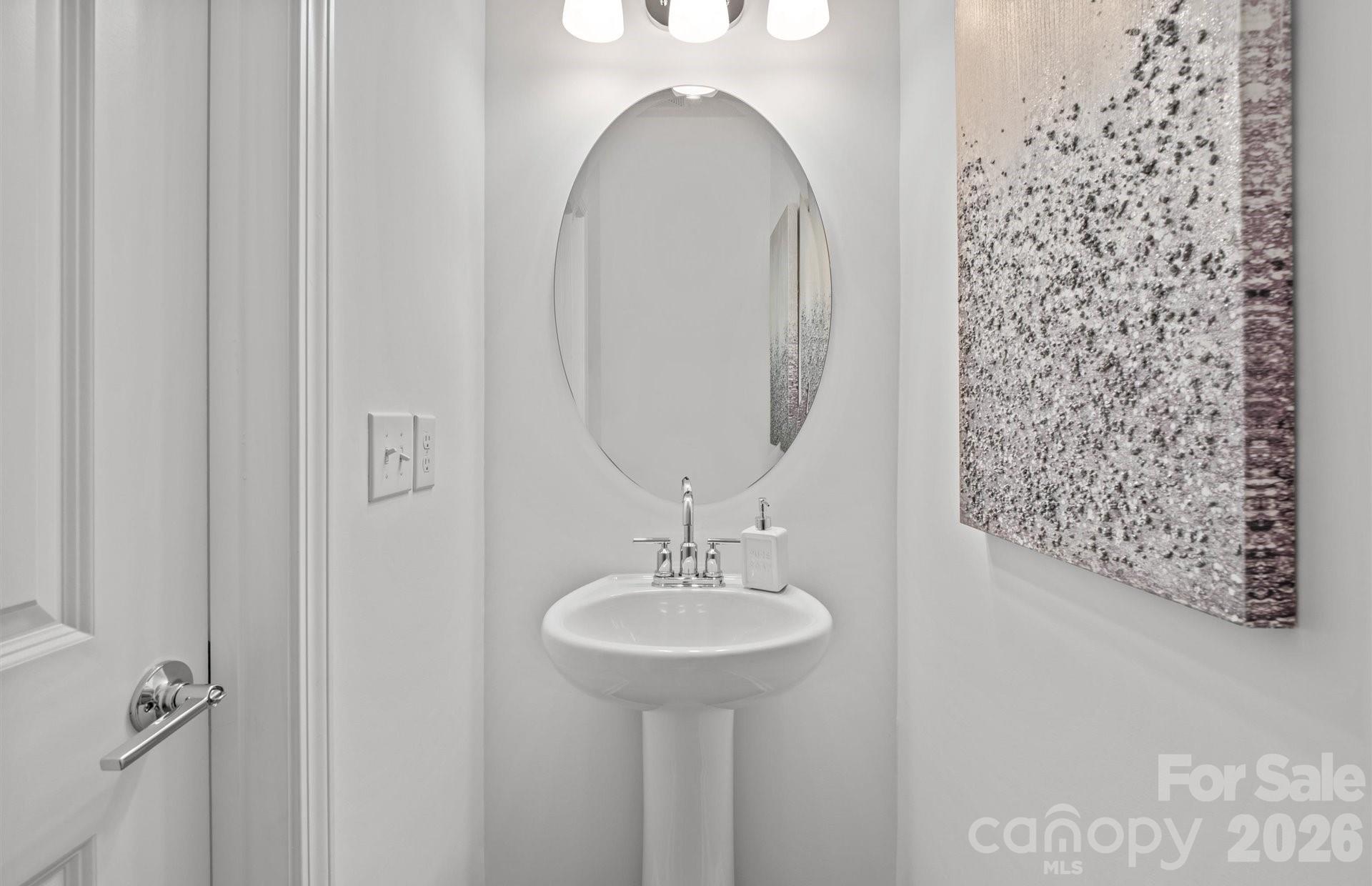 2220 Waterfall Way Property Photo 7