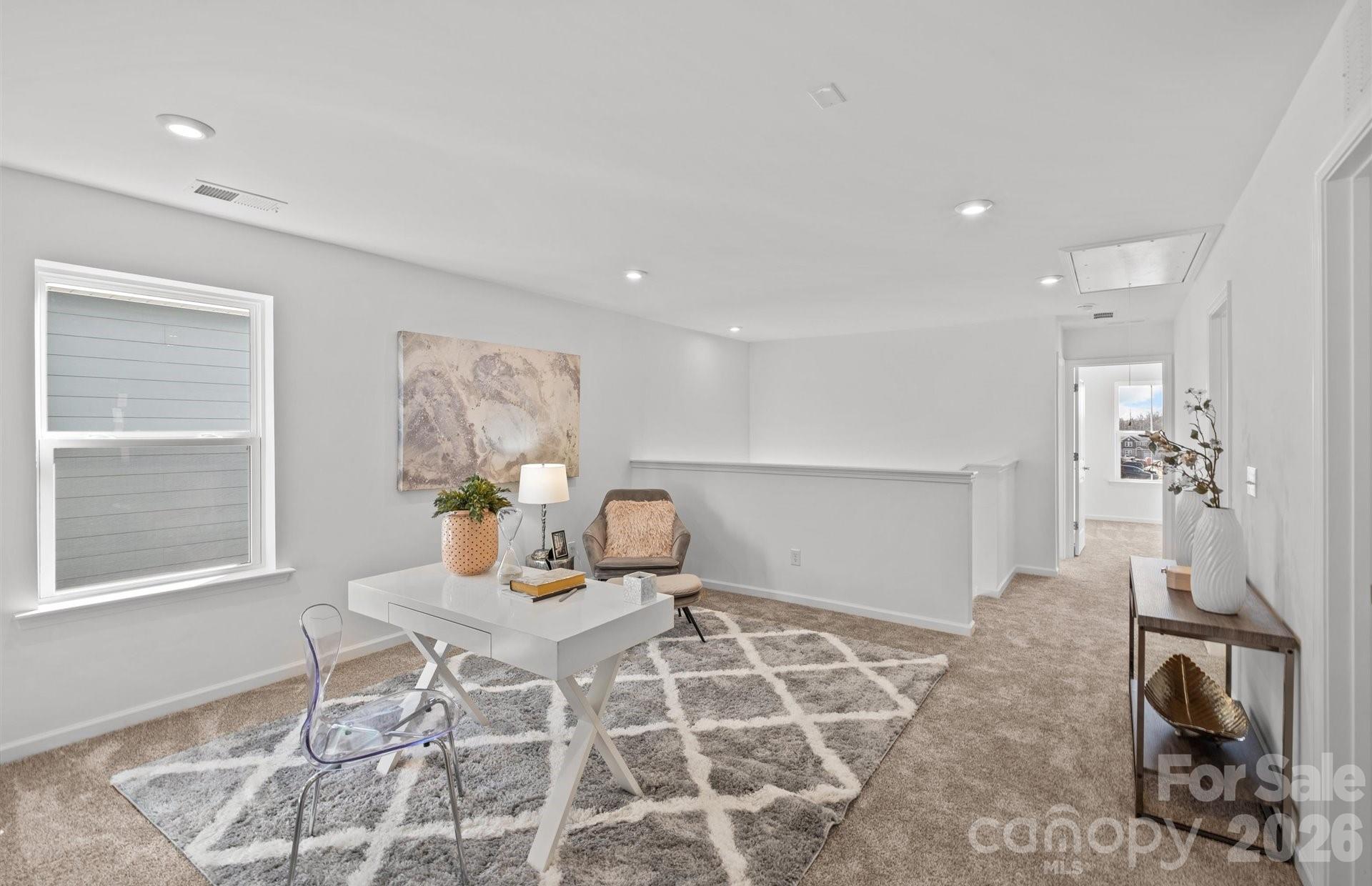 2220 Waterfall Way Property Photo 8