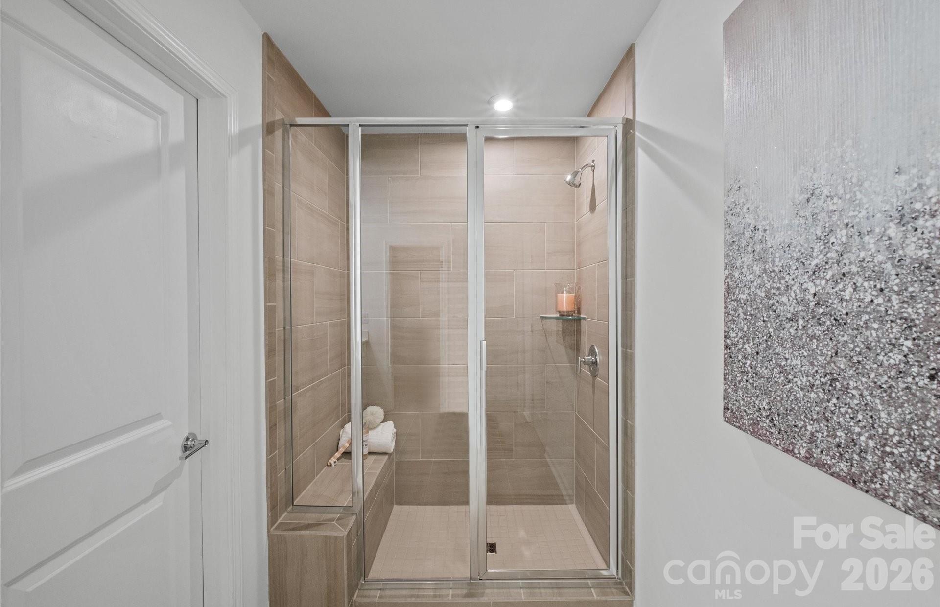 2220 Waterfall Way Property Photo 10