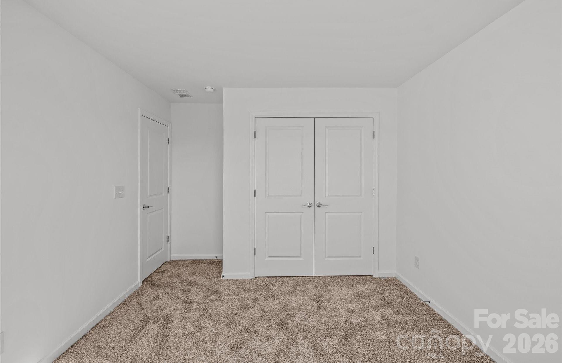 2220 Waterfall Way Property Photo 12