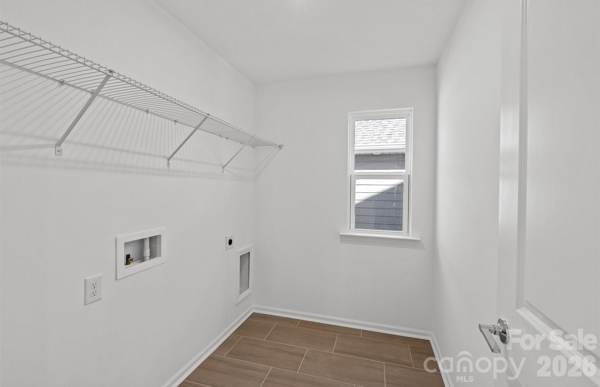 2220 Waterfall Way Property Photo 15