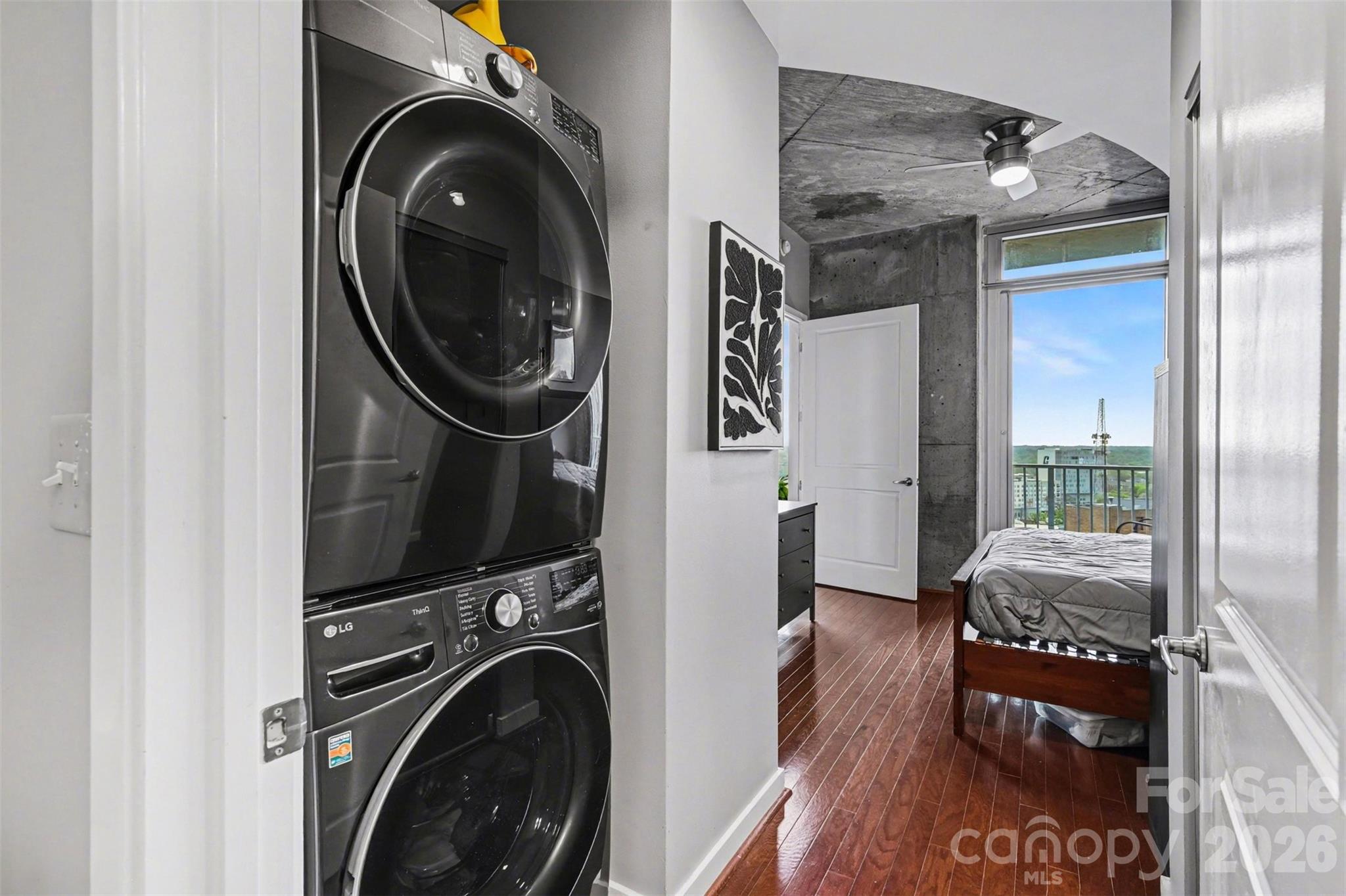 210 N Church Street 1411 Property Photo 19