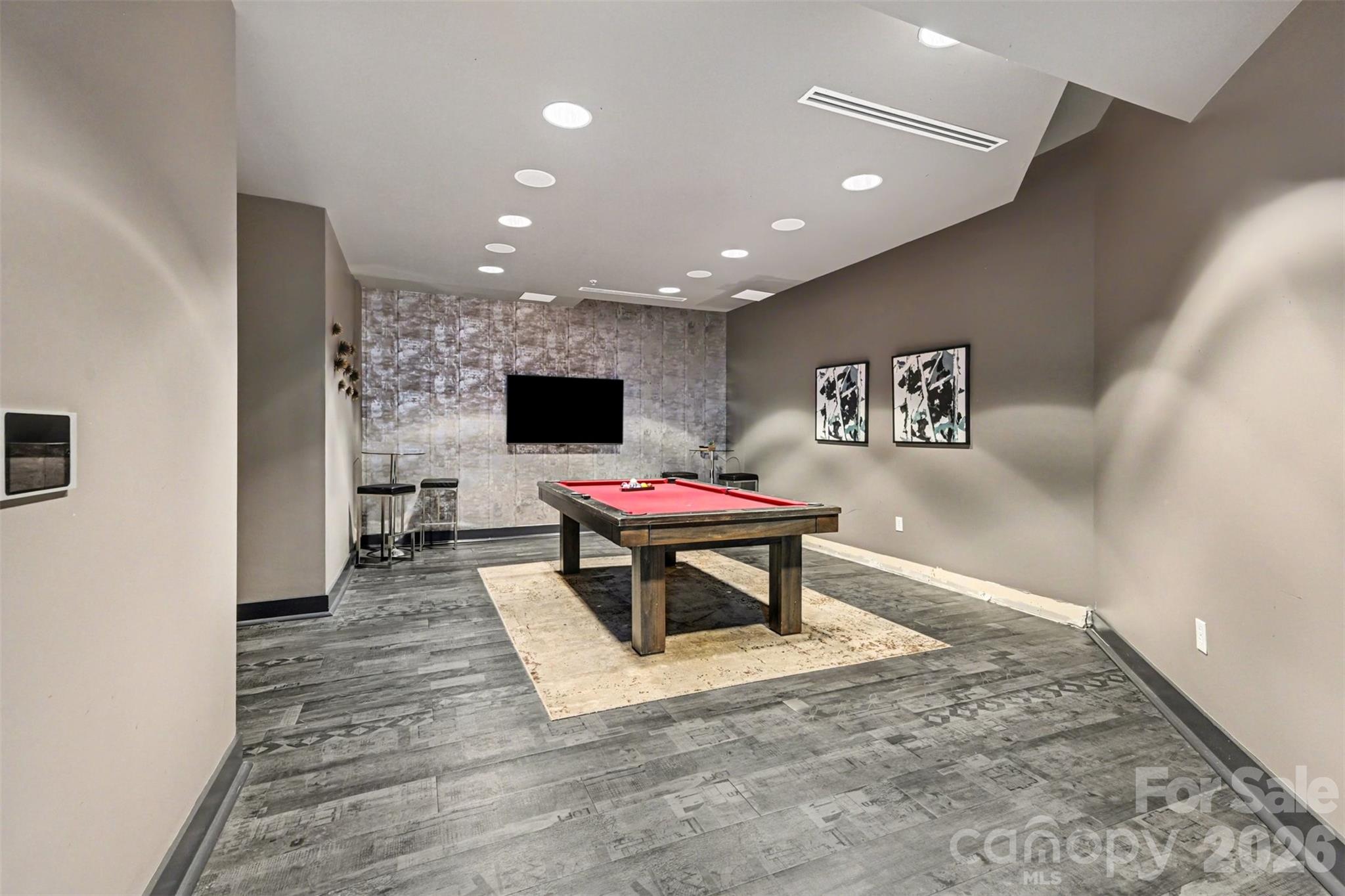 210 N Church Street 1411 Property Photo 27