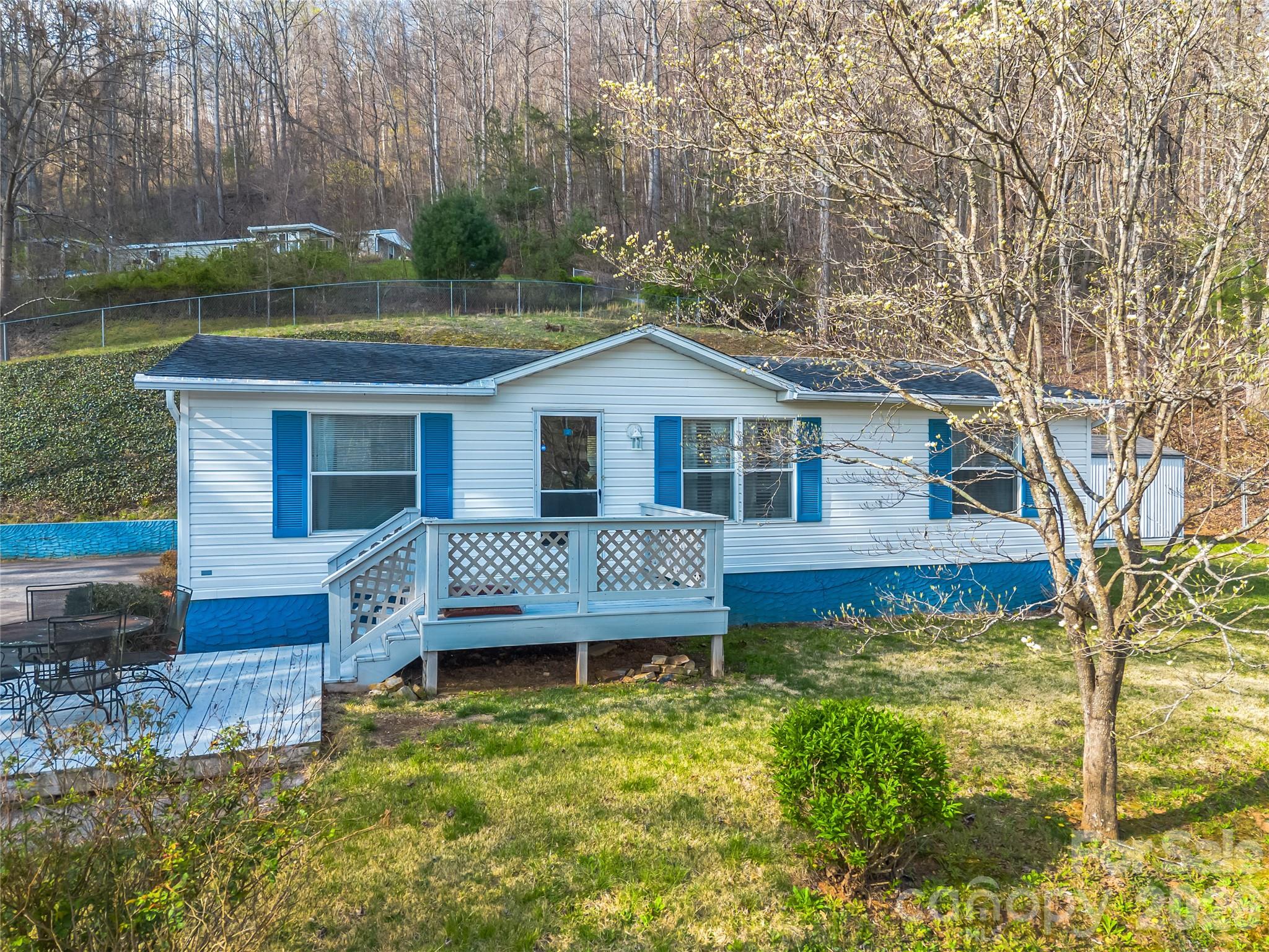 48 Laurel Cove Road Property Photo 3