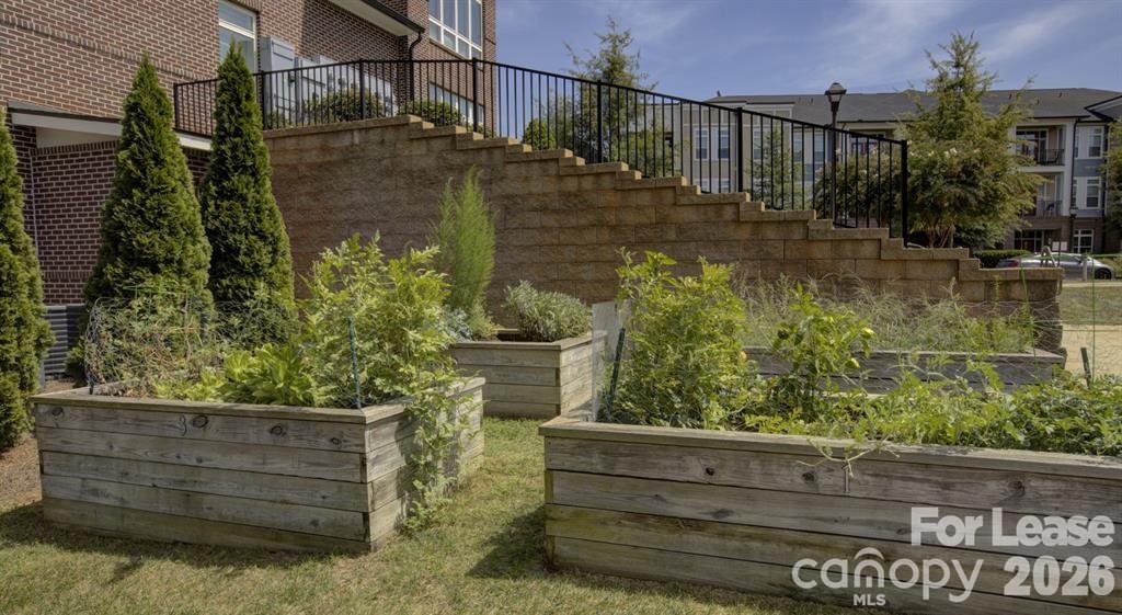 16408 Holly Crest Lane B3-2 Property Photo 26
